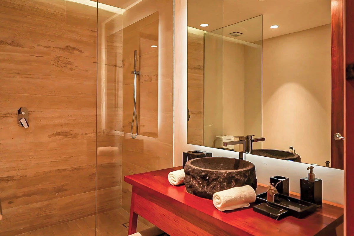 Double or Twin Deluxe with Kitchenette