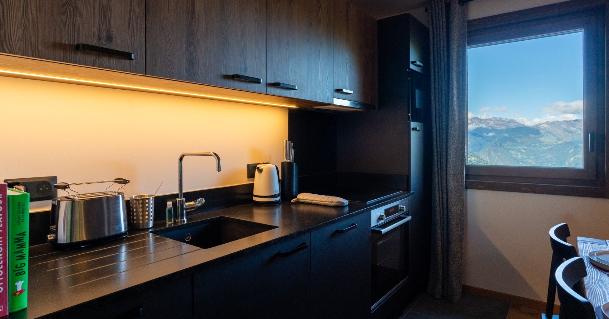 Apartment Three Bedrooms Two Bathrooms