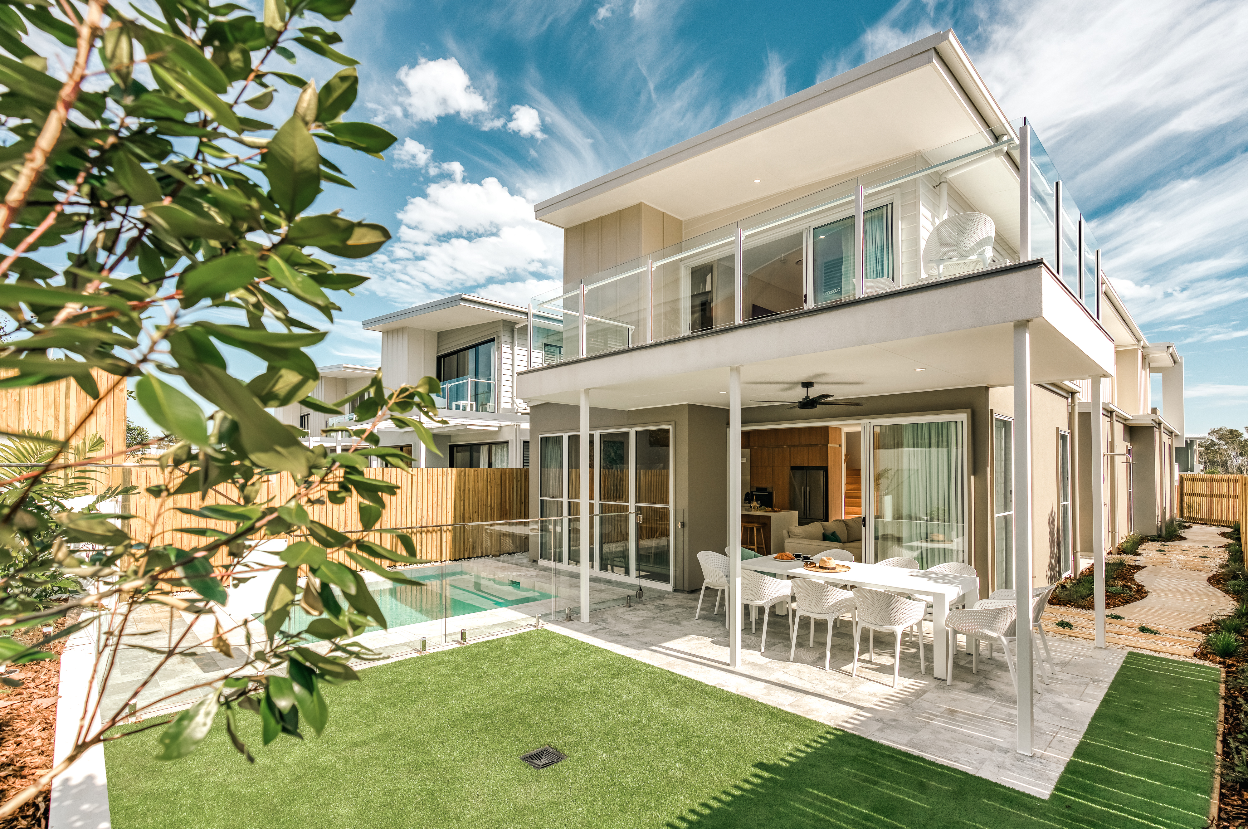 House Five Bedrooms with More Than Three Bathrooms