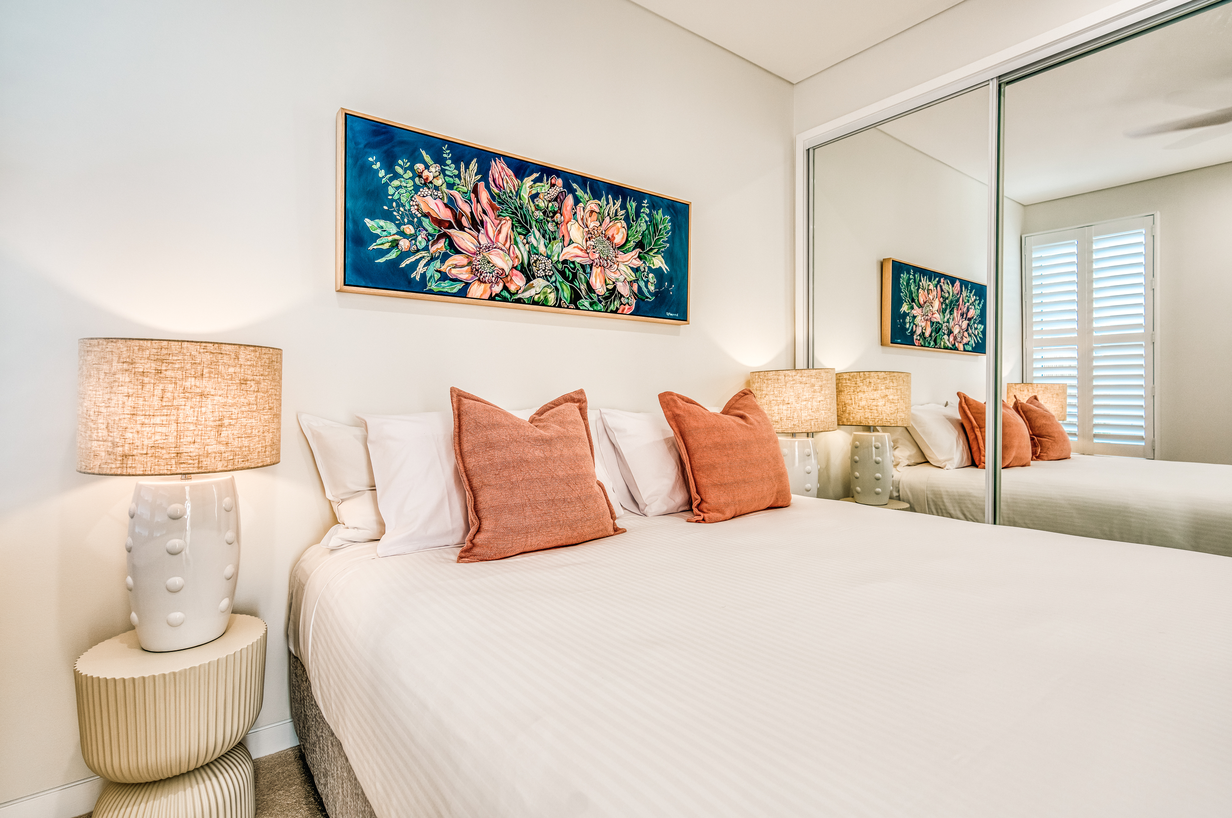 House Five Bedrooms with More Than Three Bathrooms