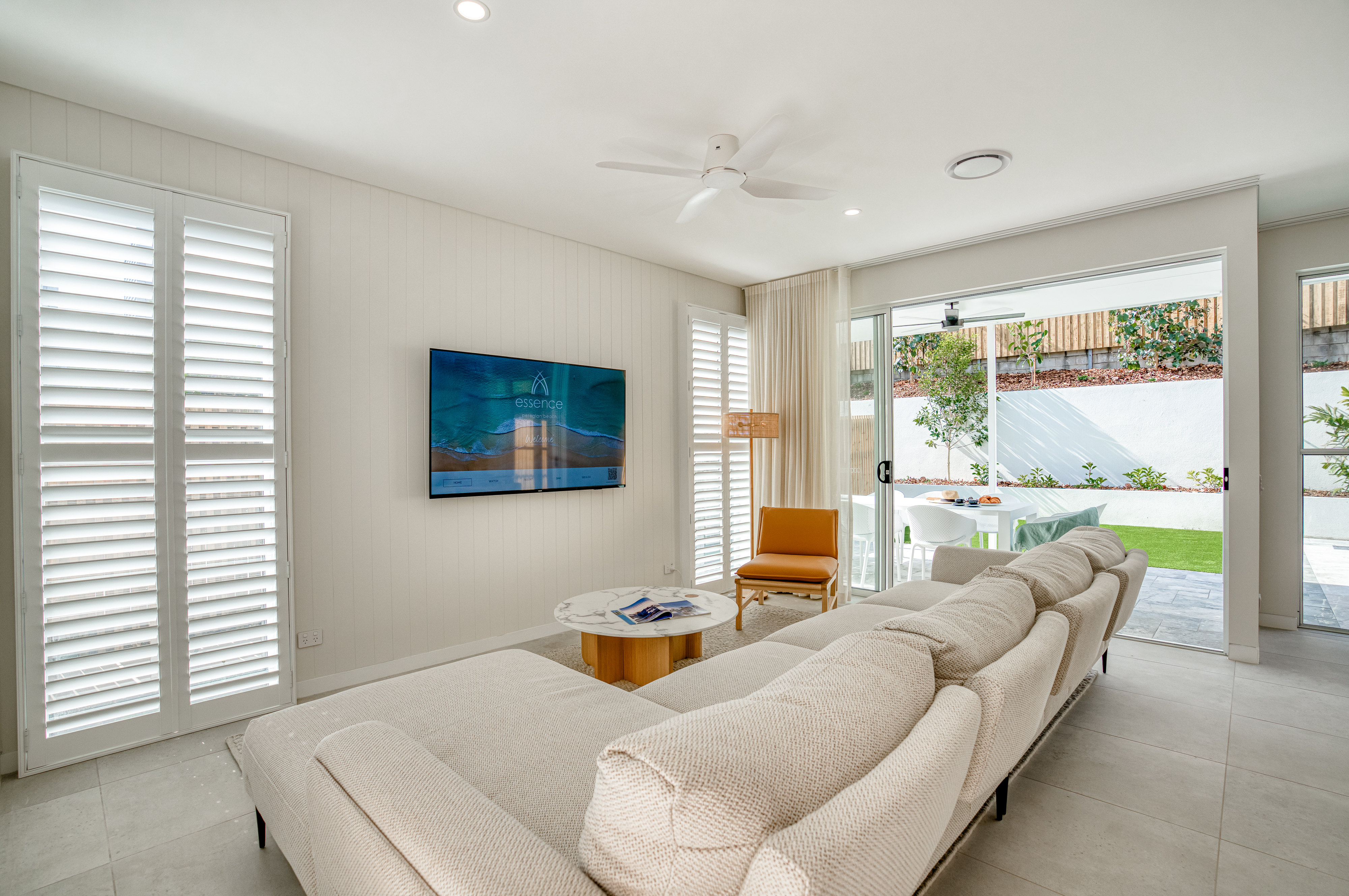 House Five Bedrooms with More Than Three Bathrooms