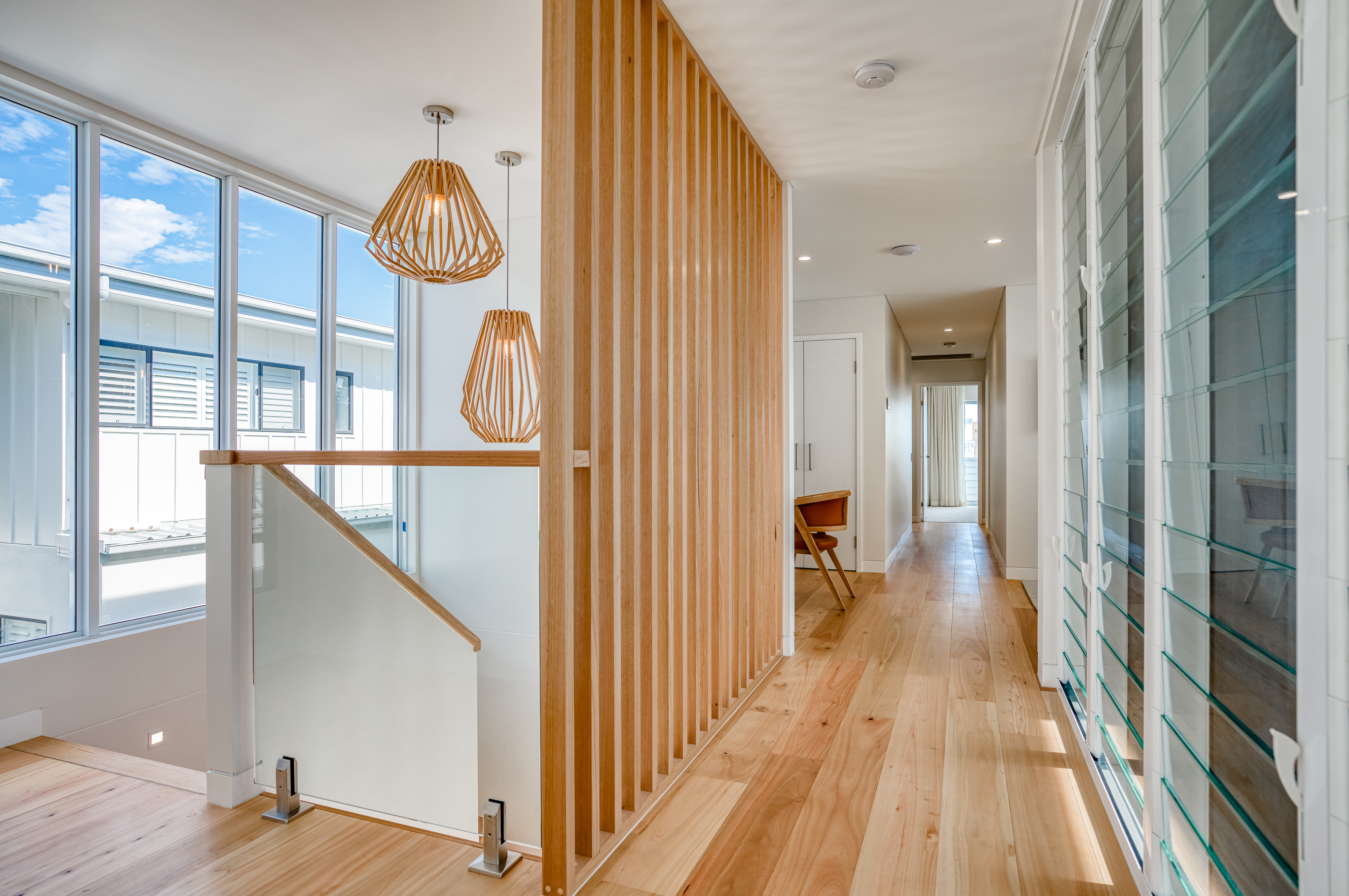 House Five Bedrooms with More Than Three Bathrooms