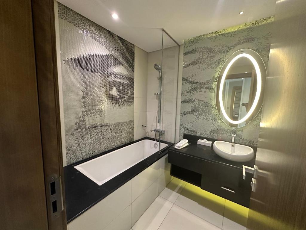 Suite One Bedroom with Views