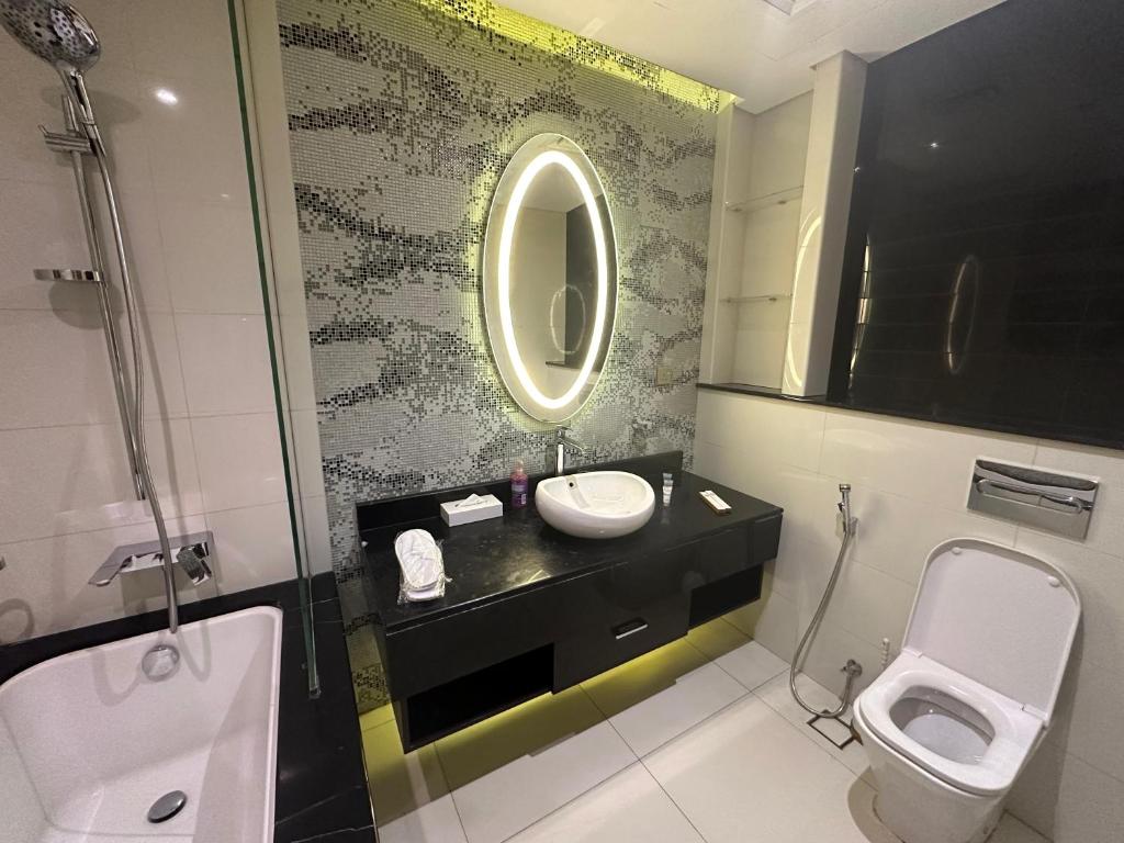 Suite One Bedroom with Views