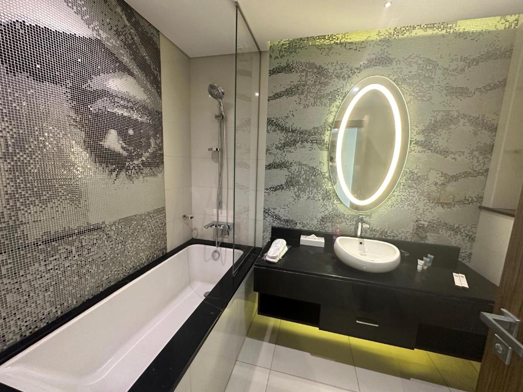 Junior Suite One Bedroom Two Bathrooms