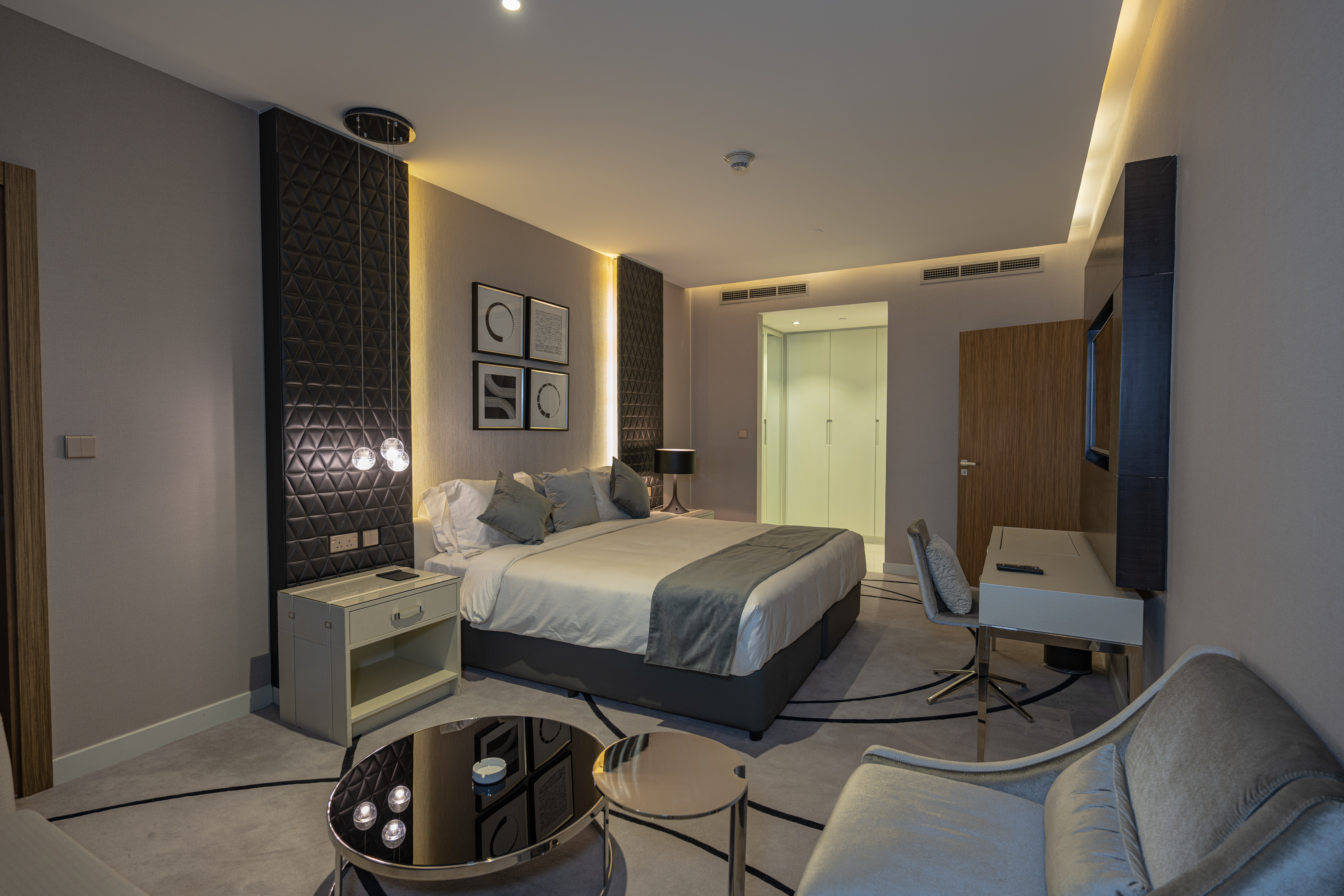 Junior Suite One Bedroom Two Bathrooms