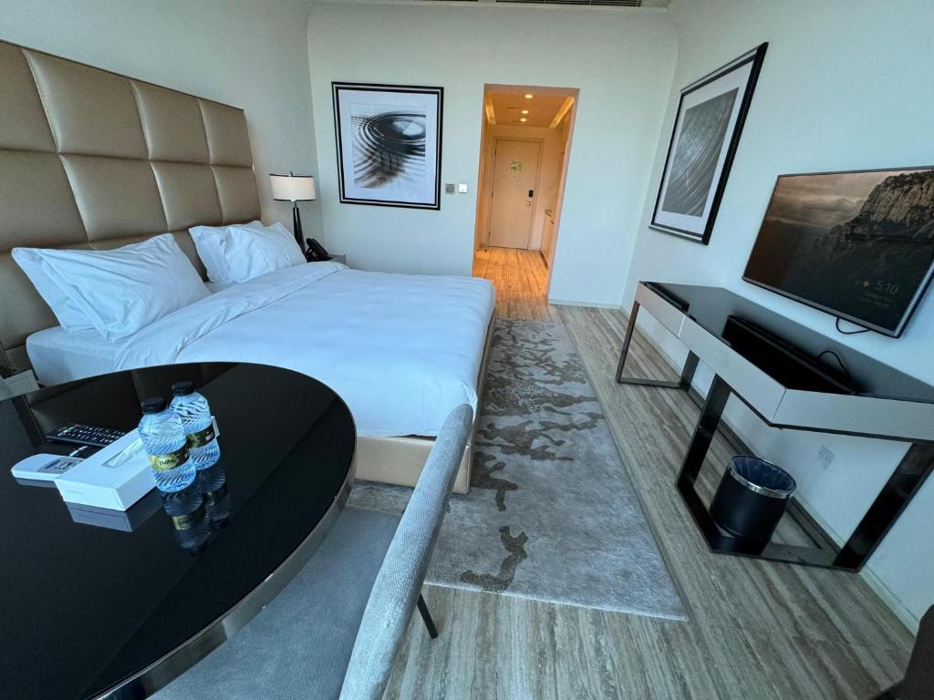 Studio Deluxe City View King Bed