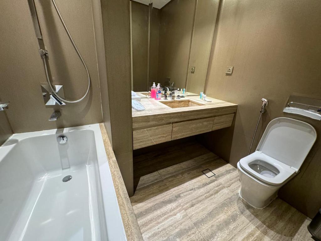 Studio Deluxe City View King Bed