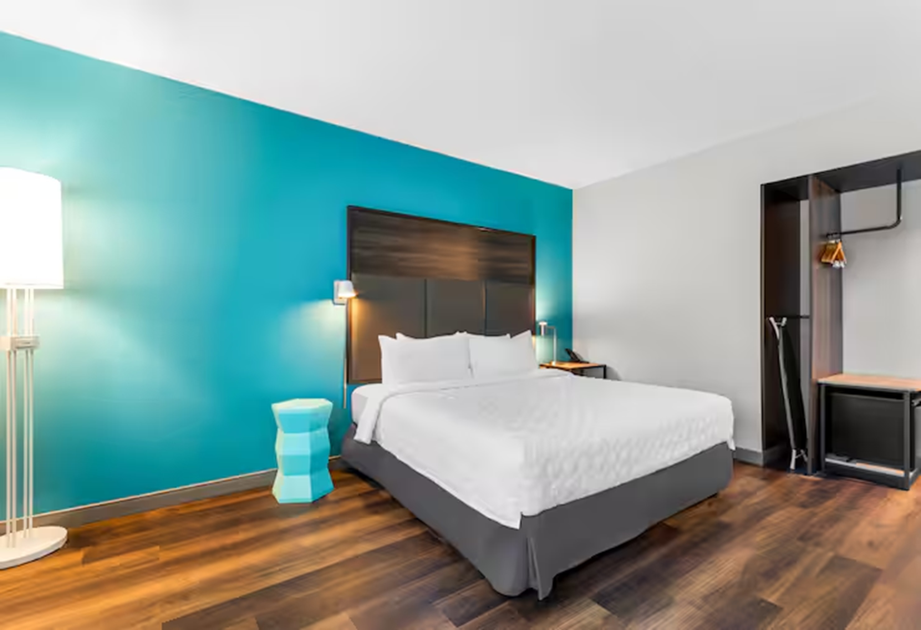 Double Accessible King Size Bed