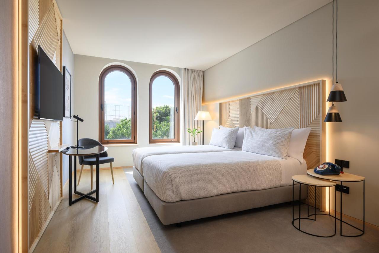 Double or Twin Standard