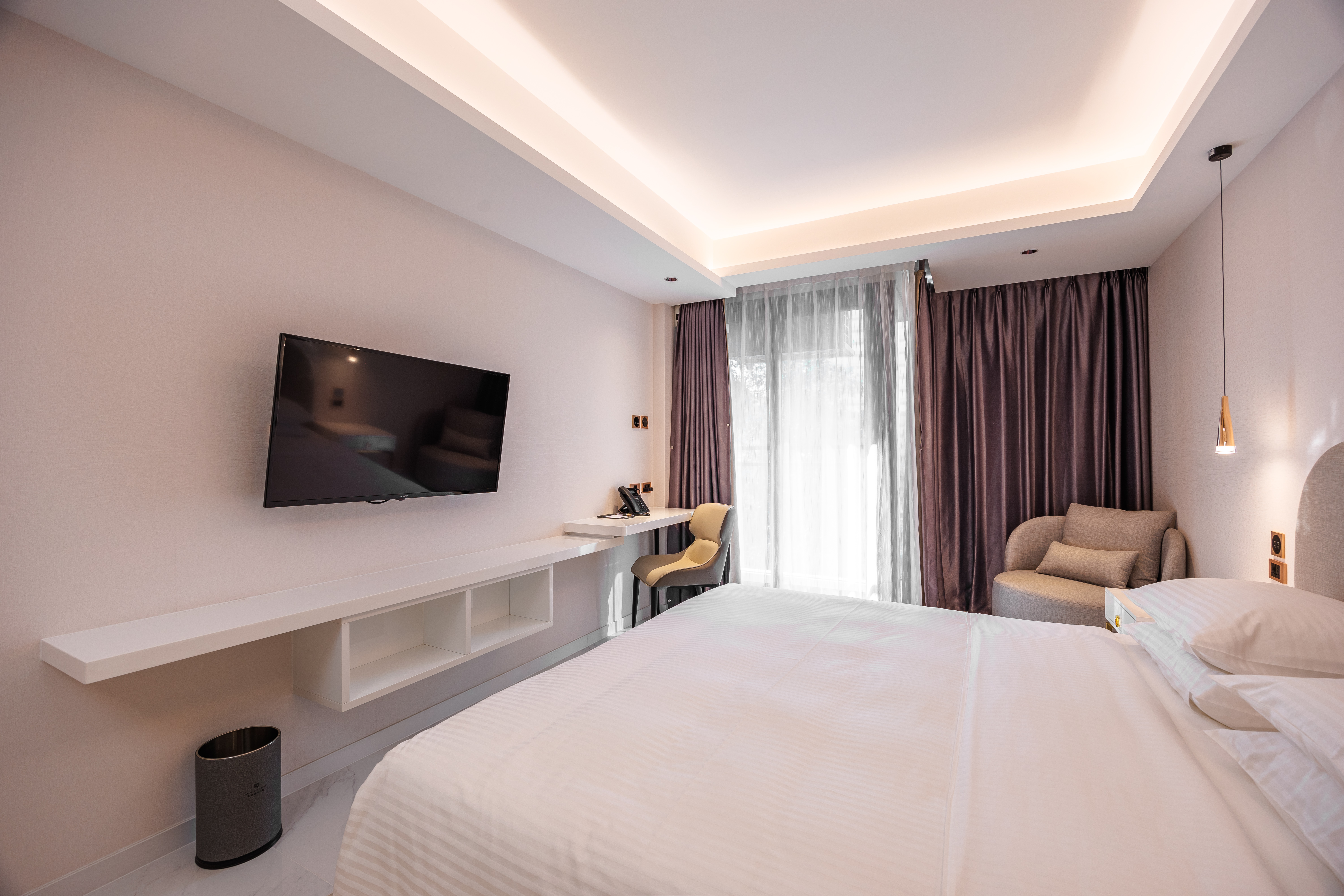 Double Deluxe King Bed