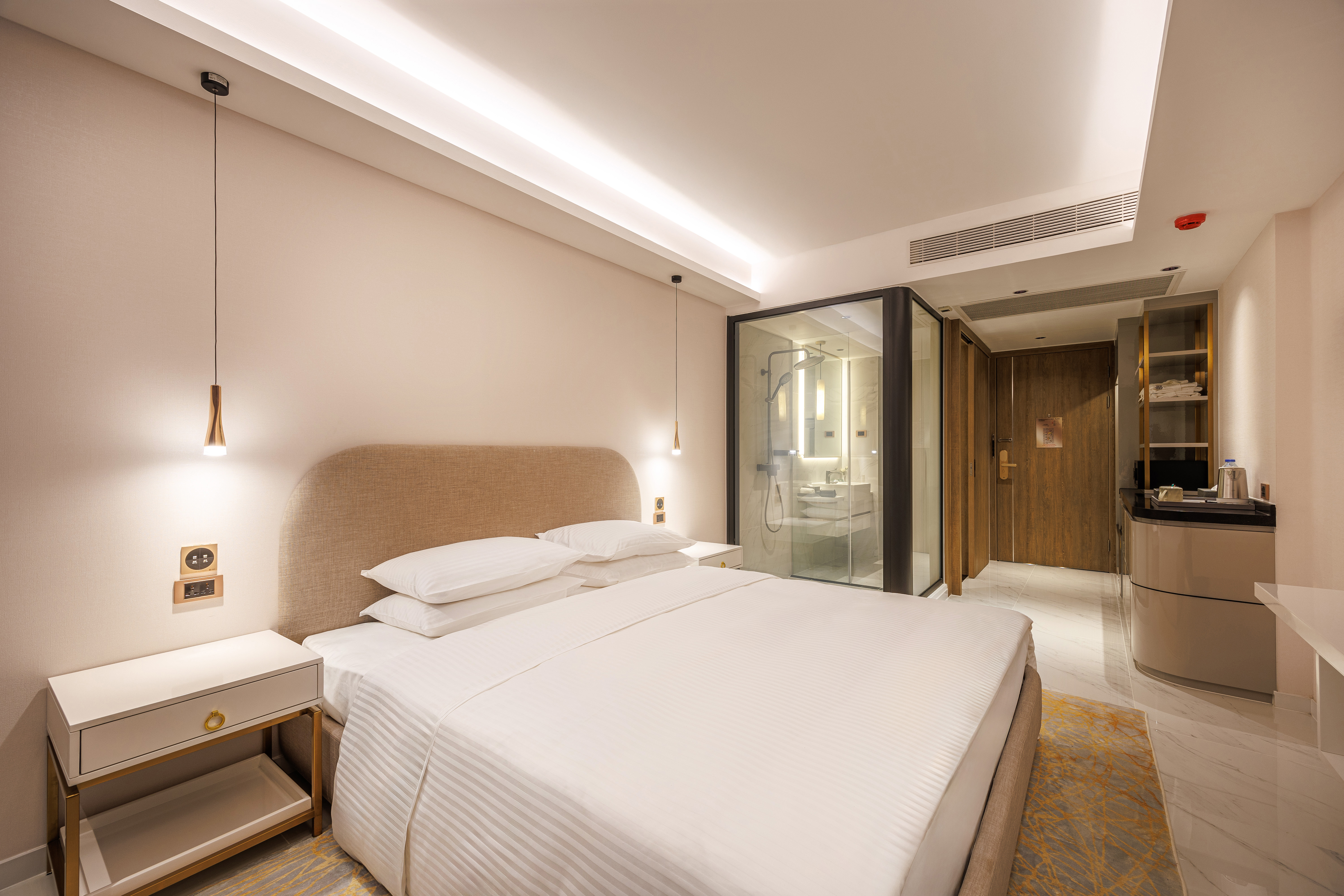 Double Deluxe King Bed