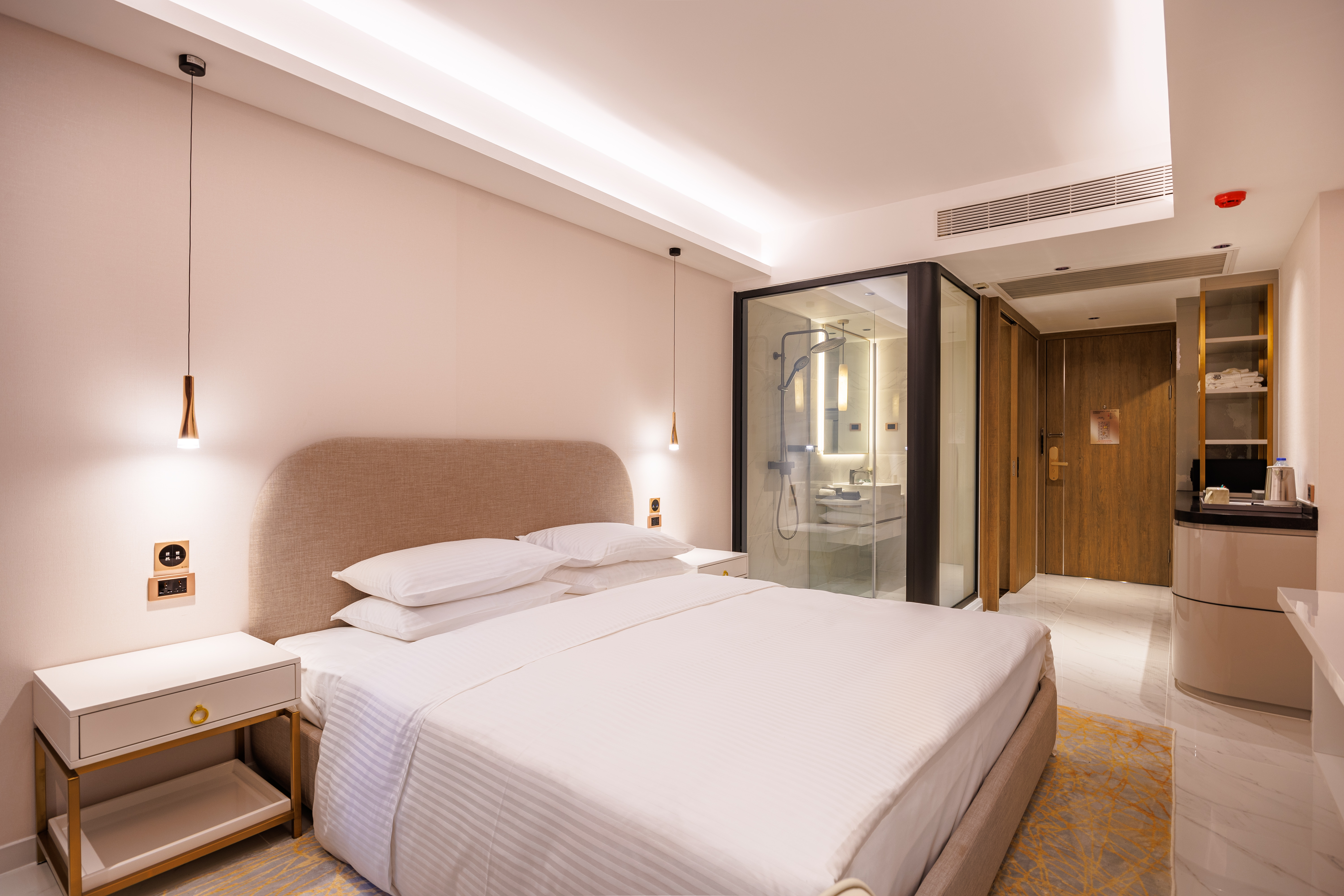 Double Deluxe King Bed