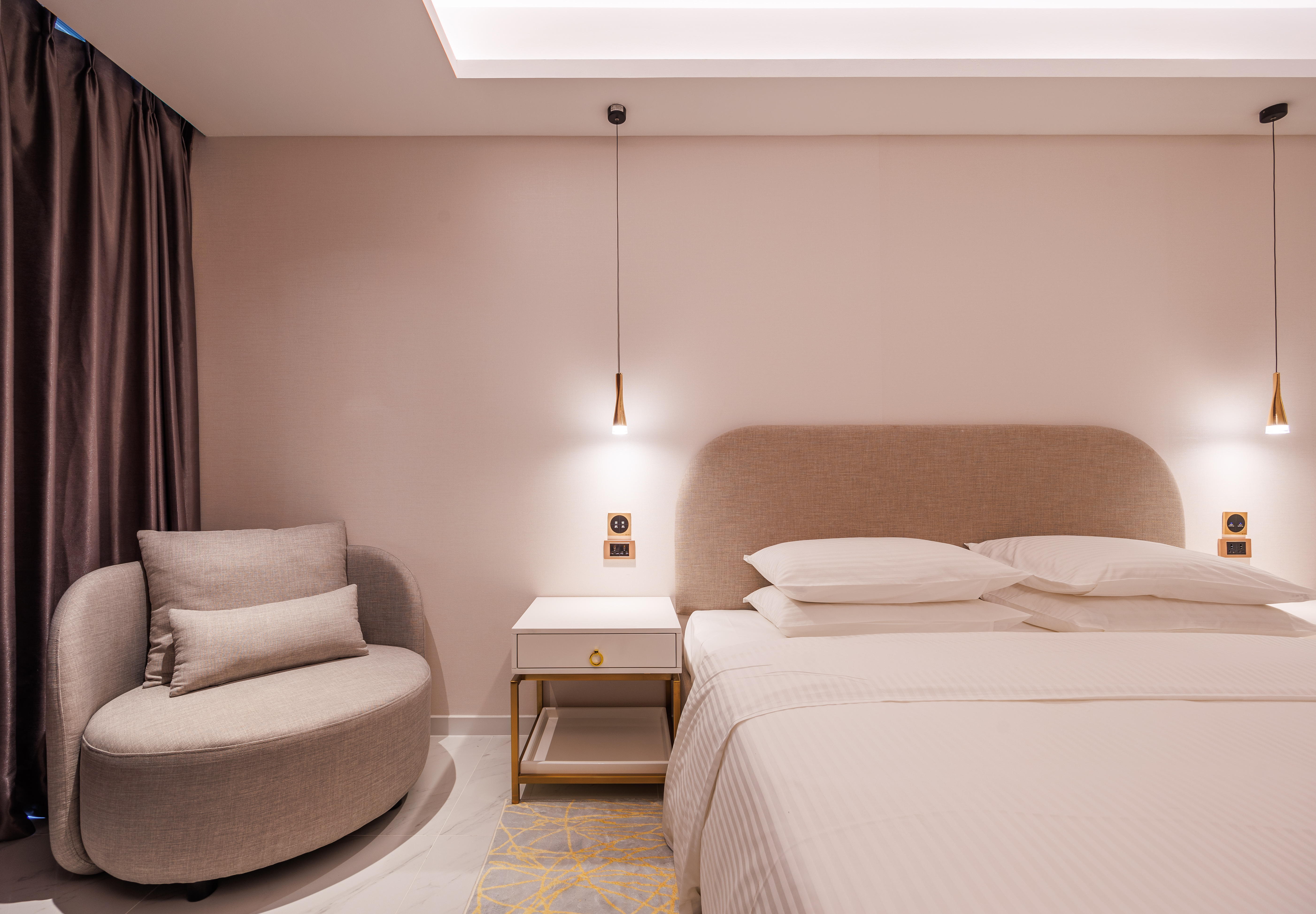 Double Deluxe King Bed