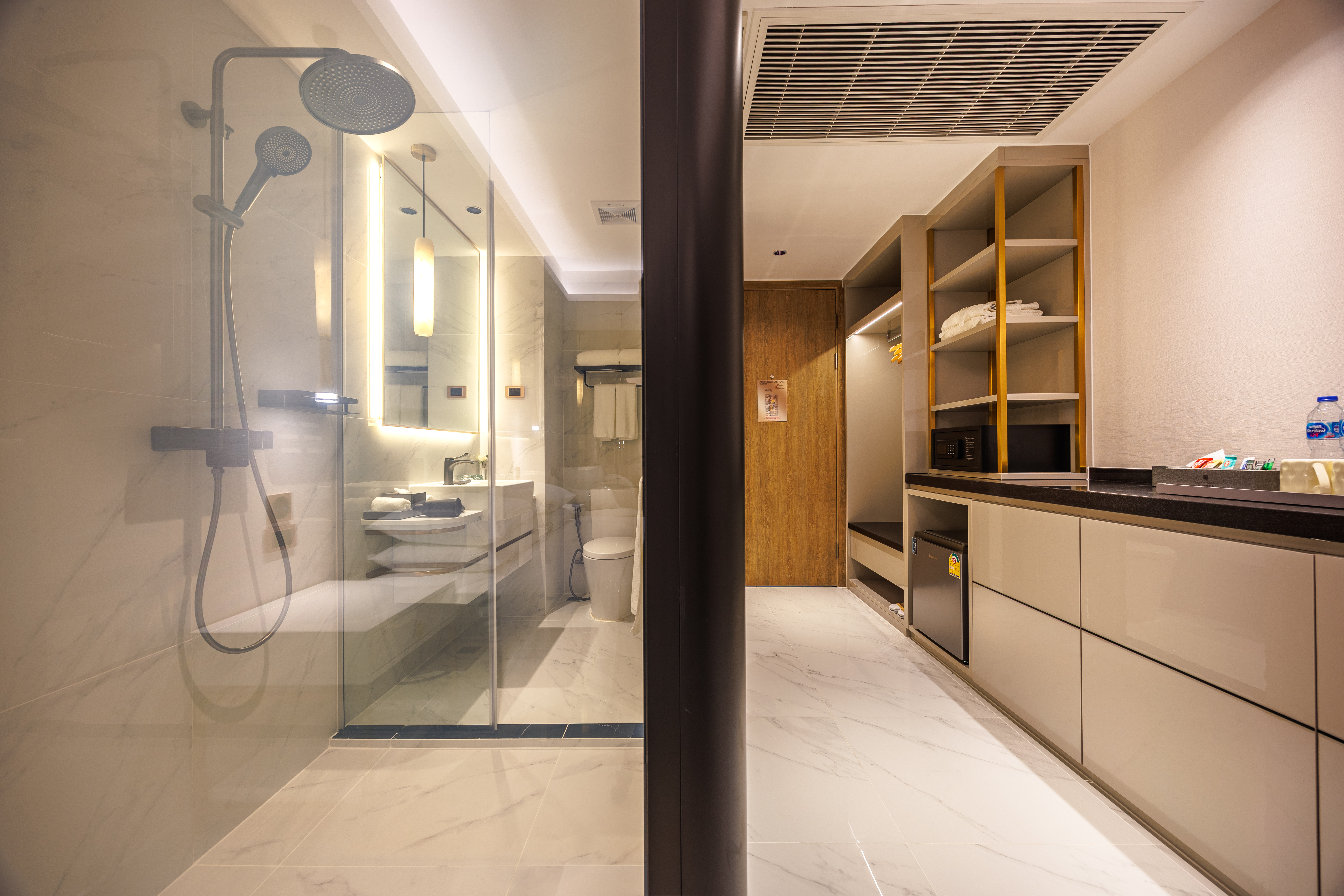 Double Deluxe King Bed