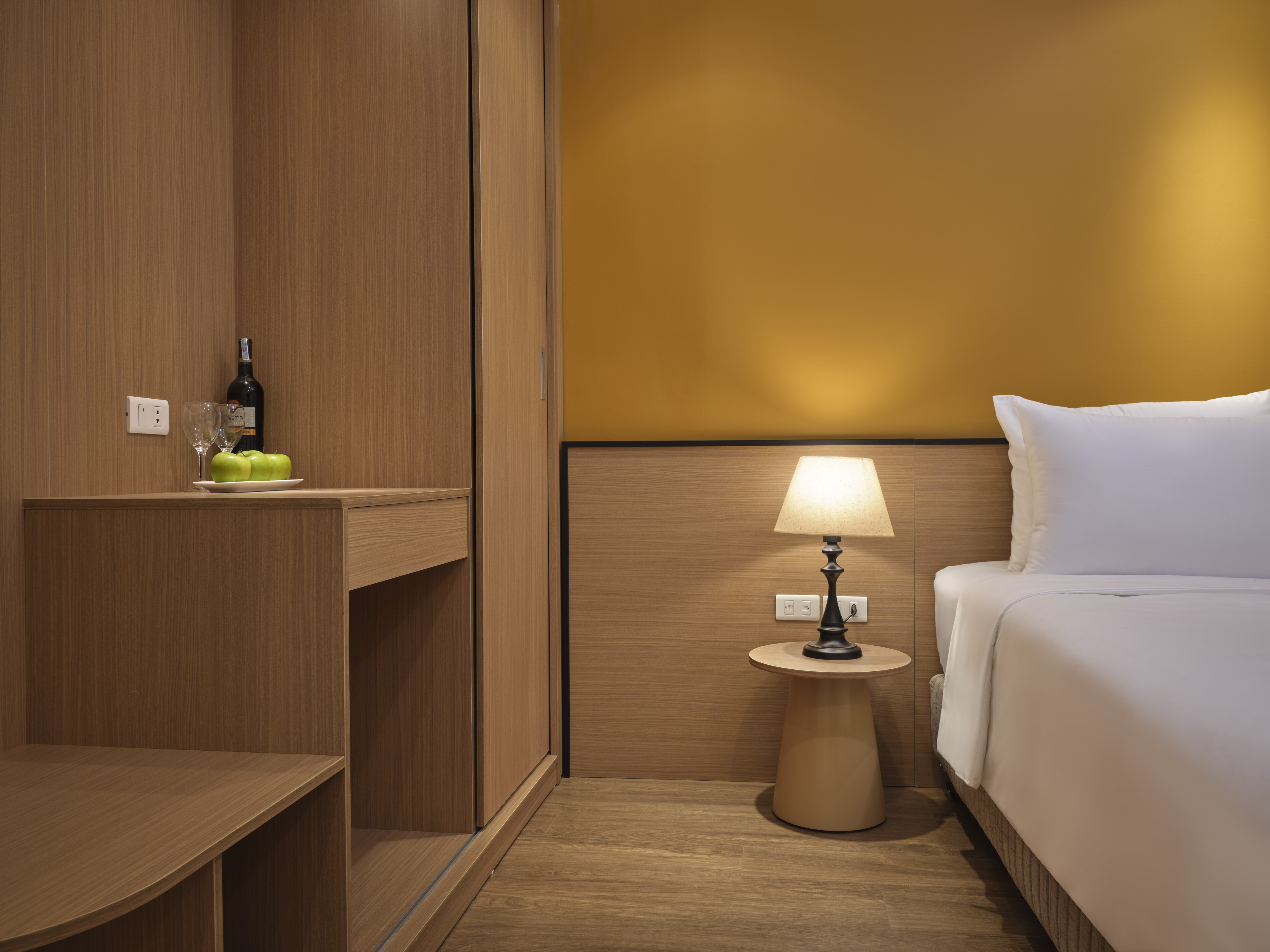 Double Deluxe One Bed