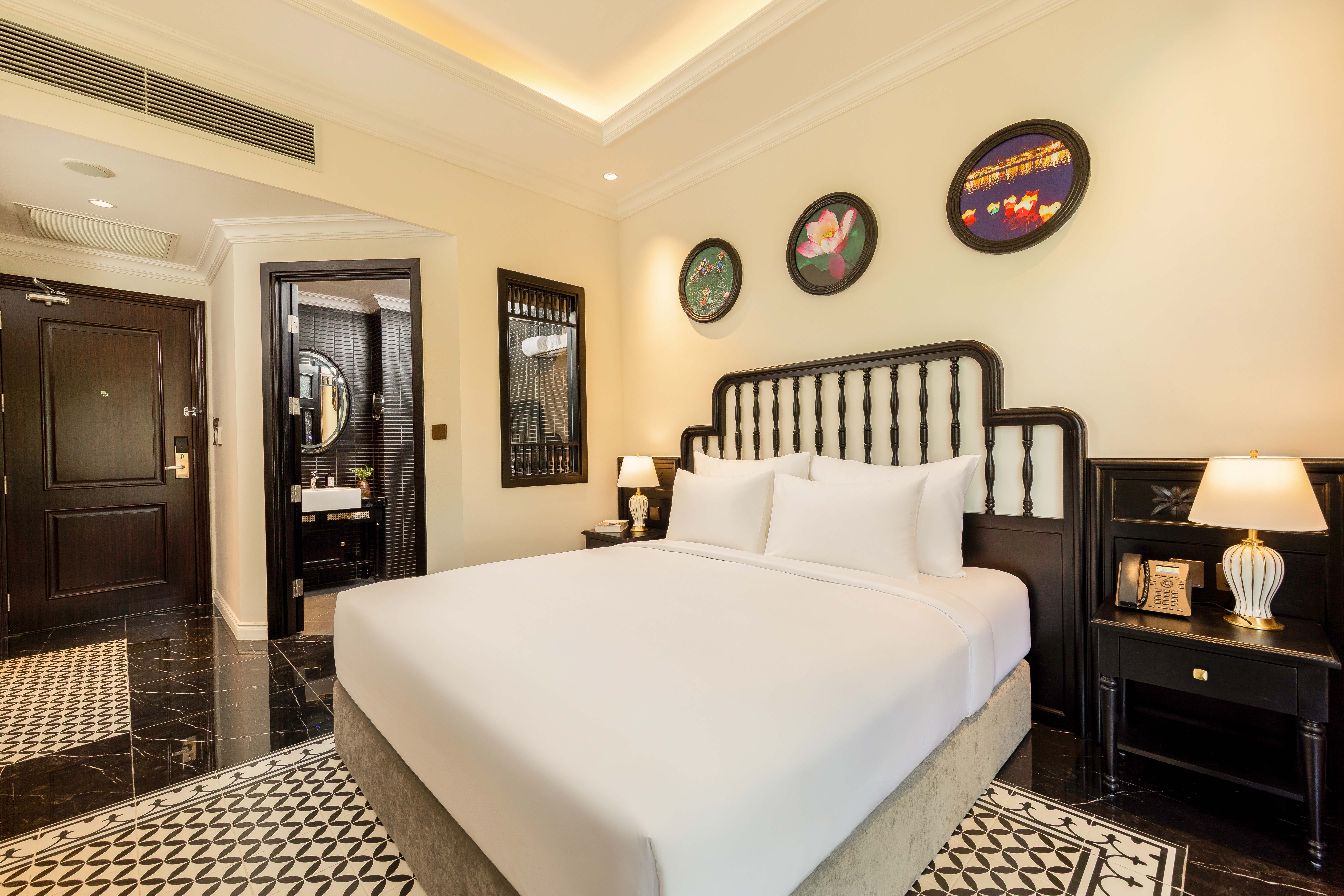 Double Deluxe One Bed