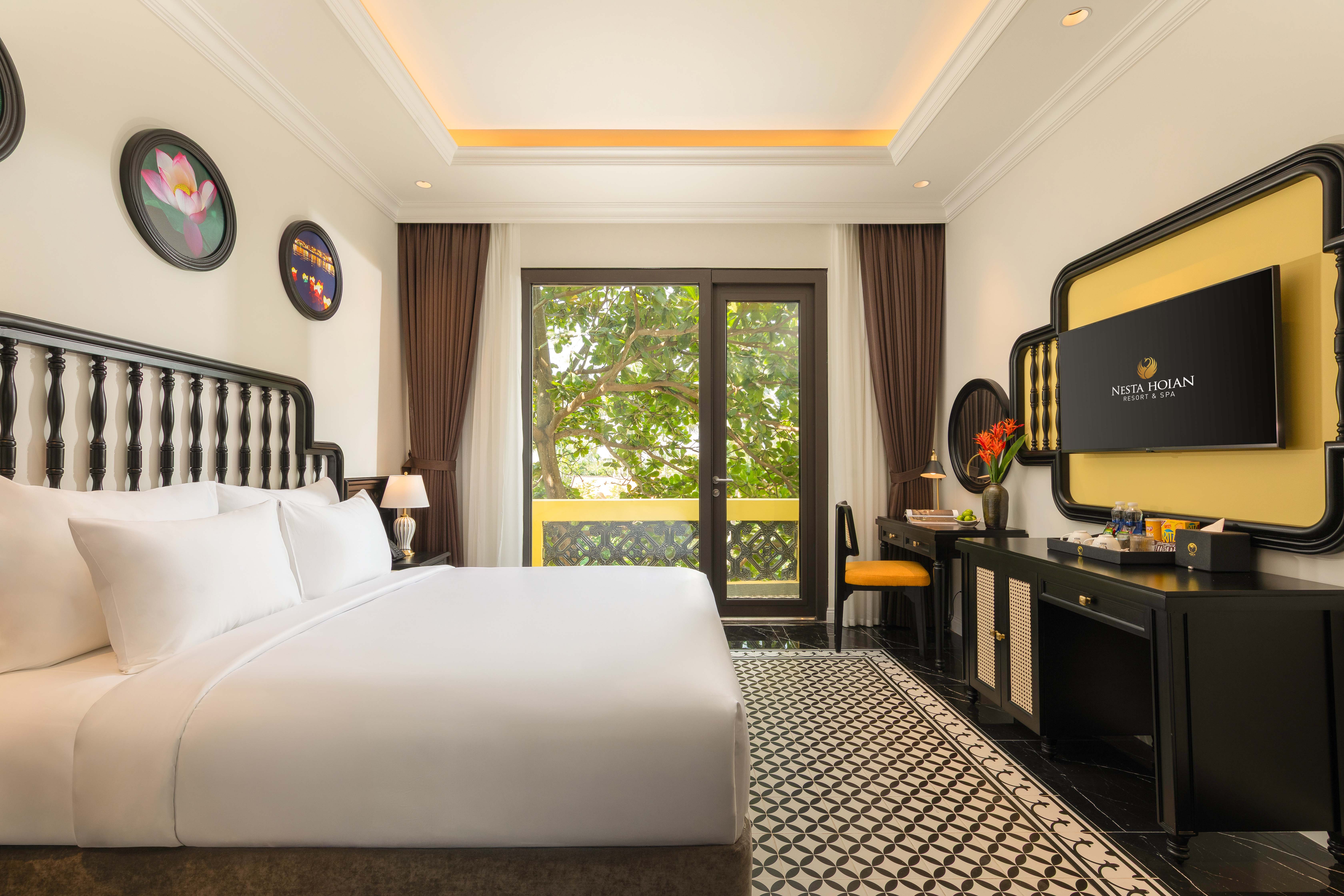 Double Deluxe One Bed