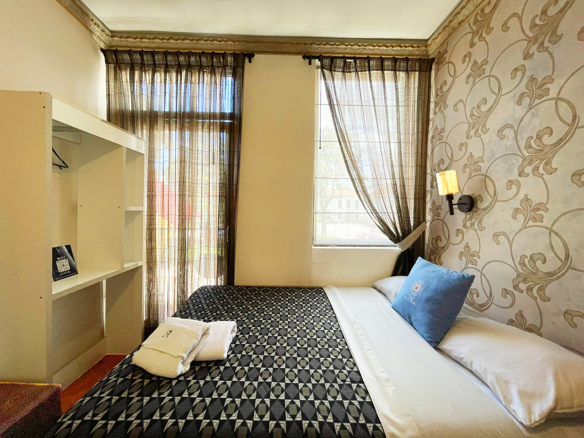 Double or Twin with Double Bed