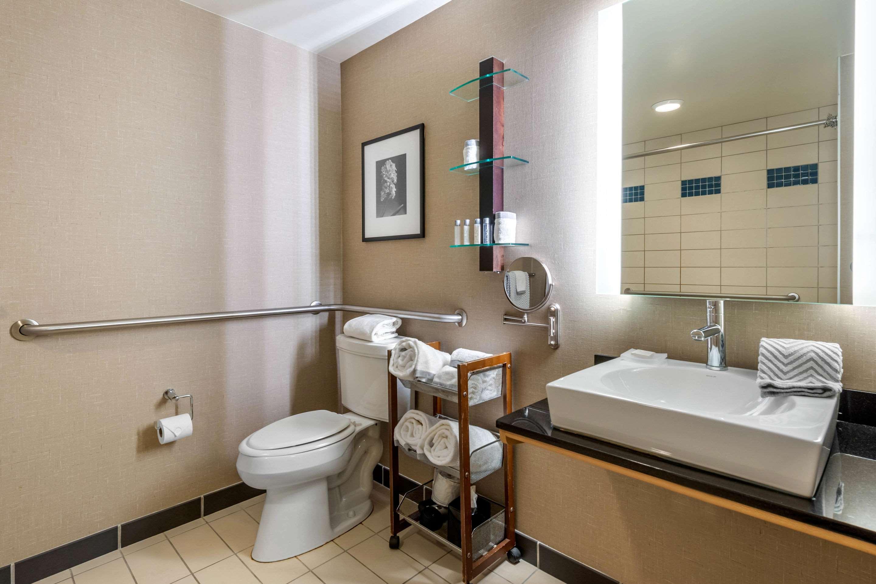 Suite Two Queen Beds Non Smoking