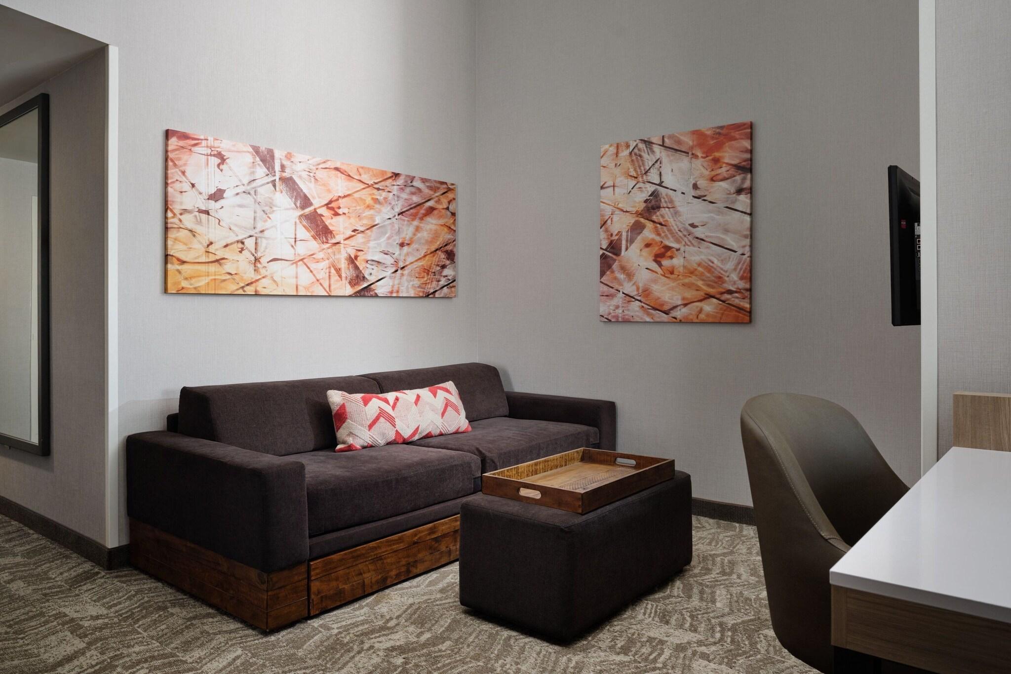 Studio Two Queen Beds