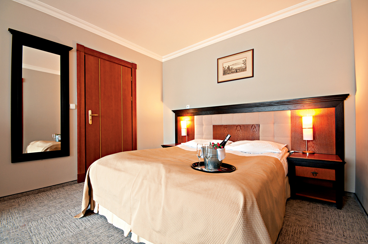 Double or Twin Standard