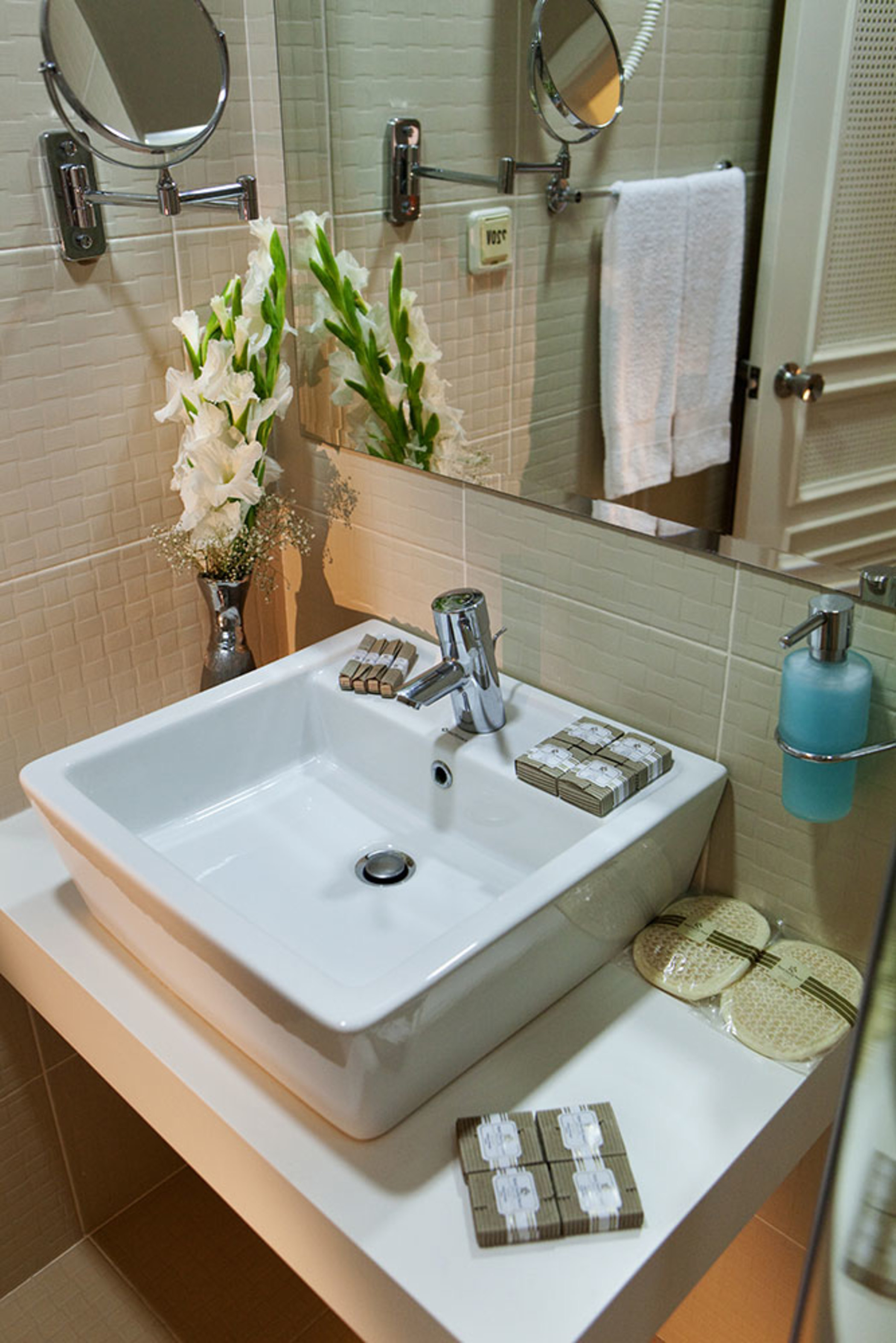 Double Superior Land View