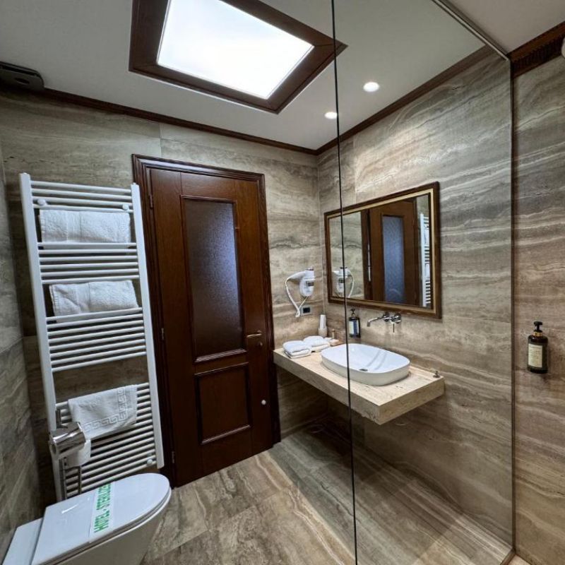 Suite with Air Conditioning