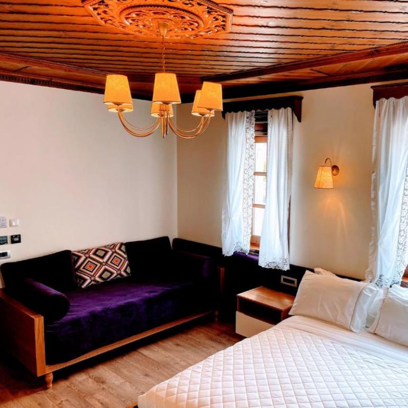 Triple Classic Pool View