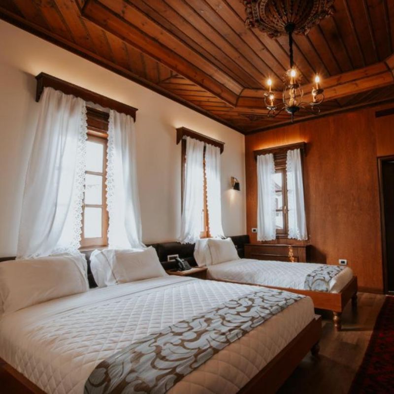 Triple Classic Pool View