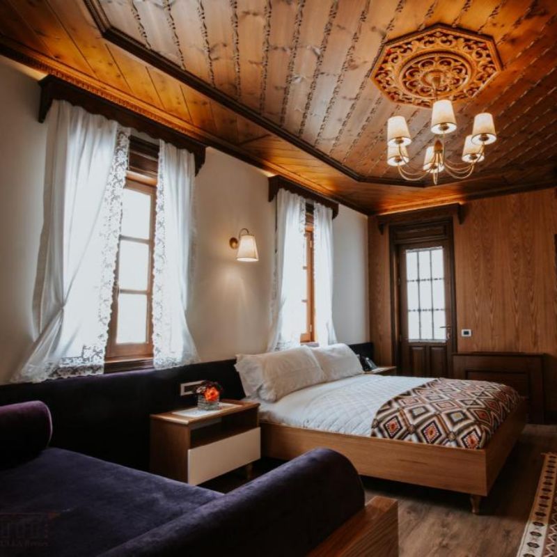 Triple Classic Pool View