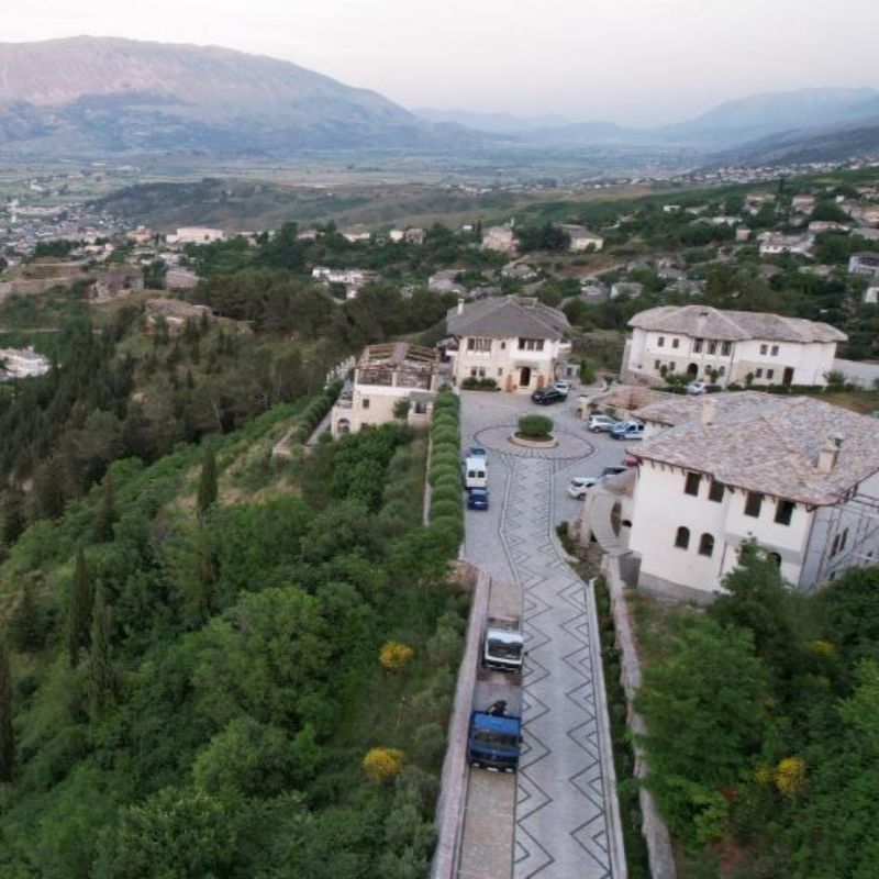 Double King Bed One Bedroom 