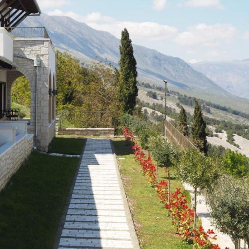 Double King Bed One Bedroom 