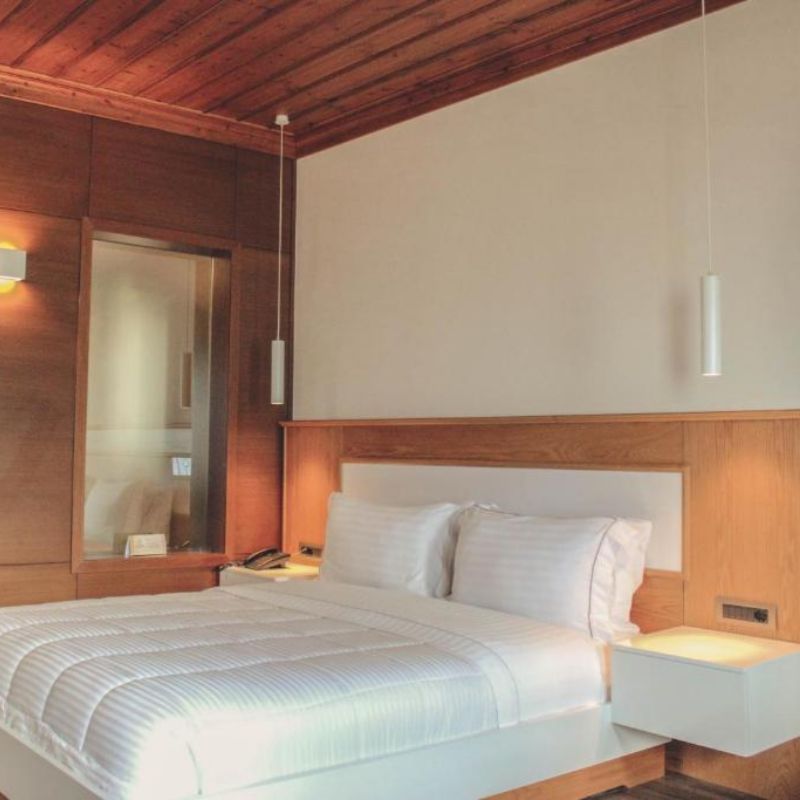 Double Deluxe One Bed