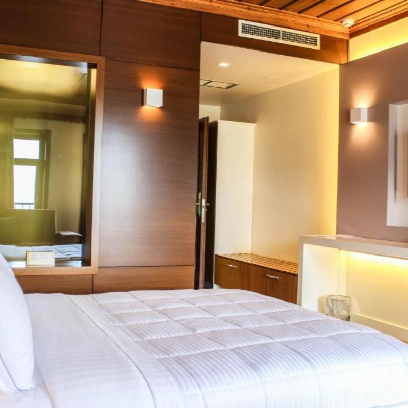 Double Deluxe One Bed