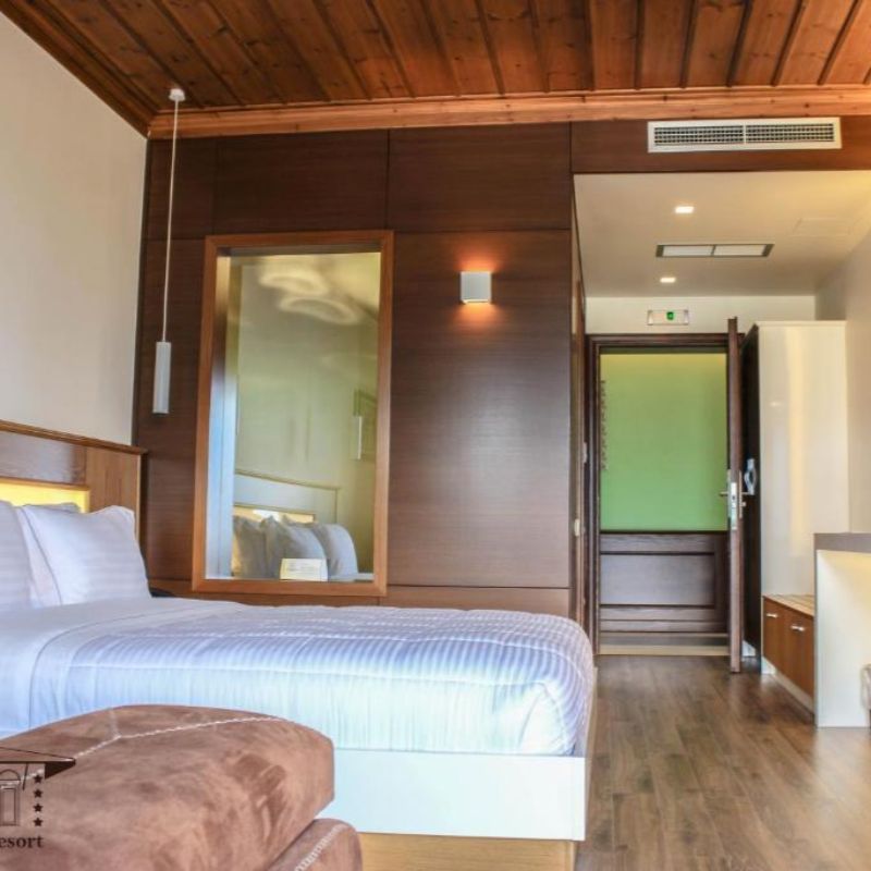 Double Deluxe One Bed