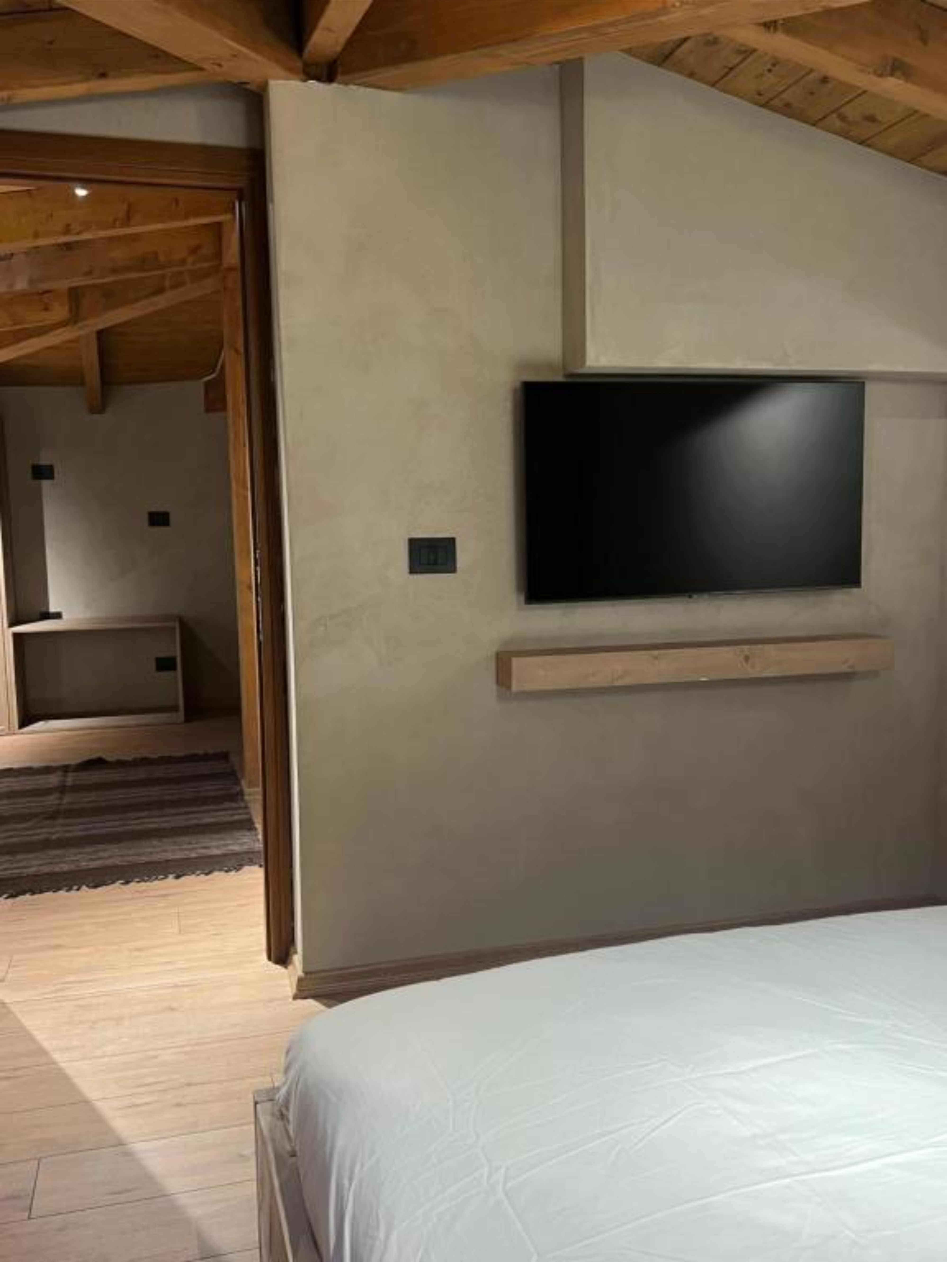 Suite with Air Conditioning