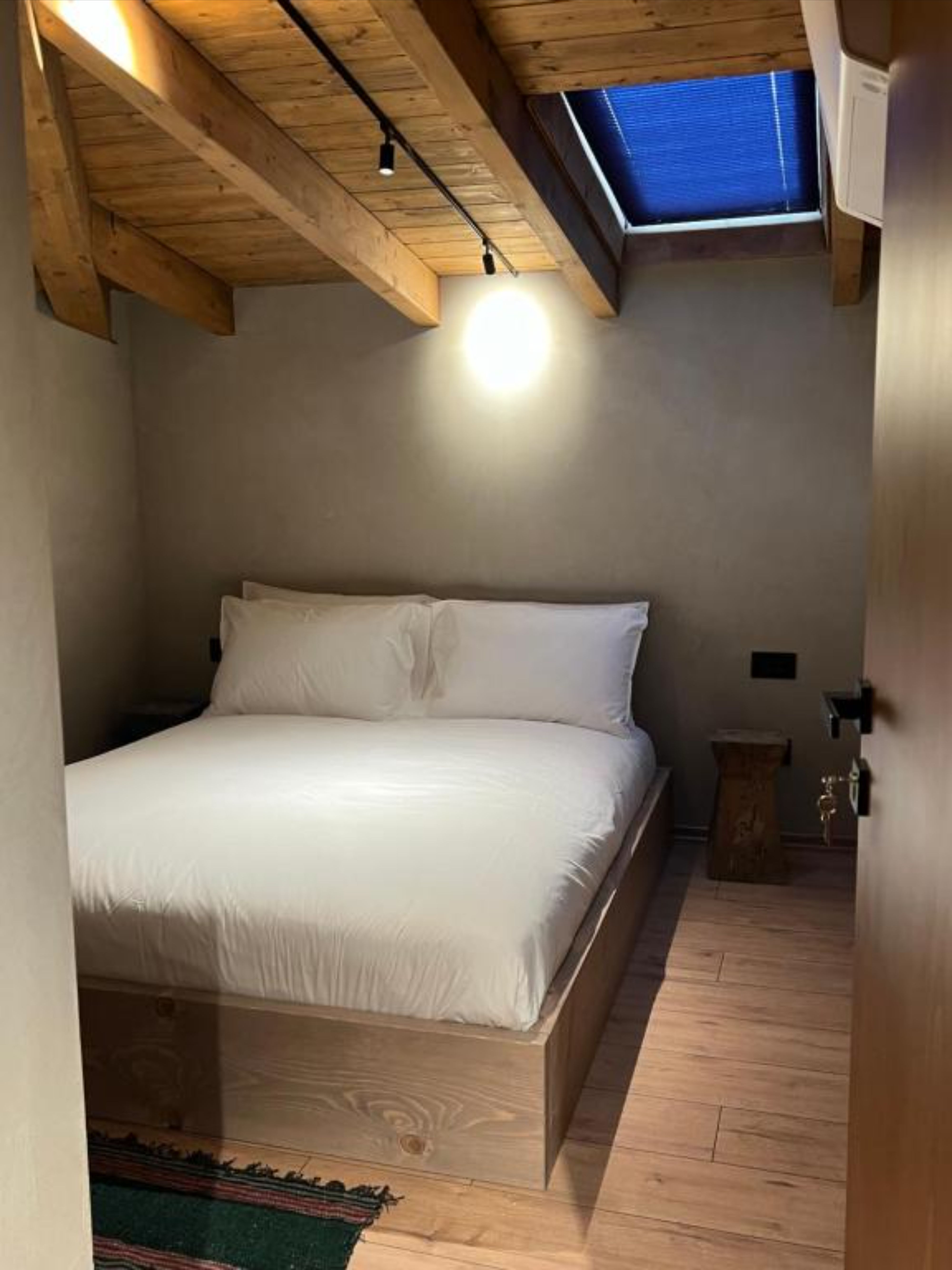 Suite with Air Conditioning