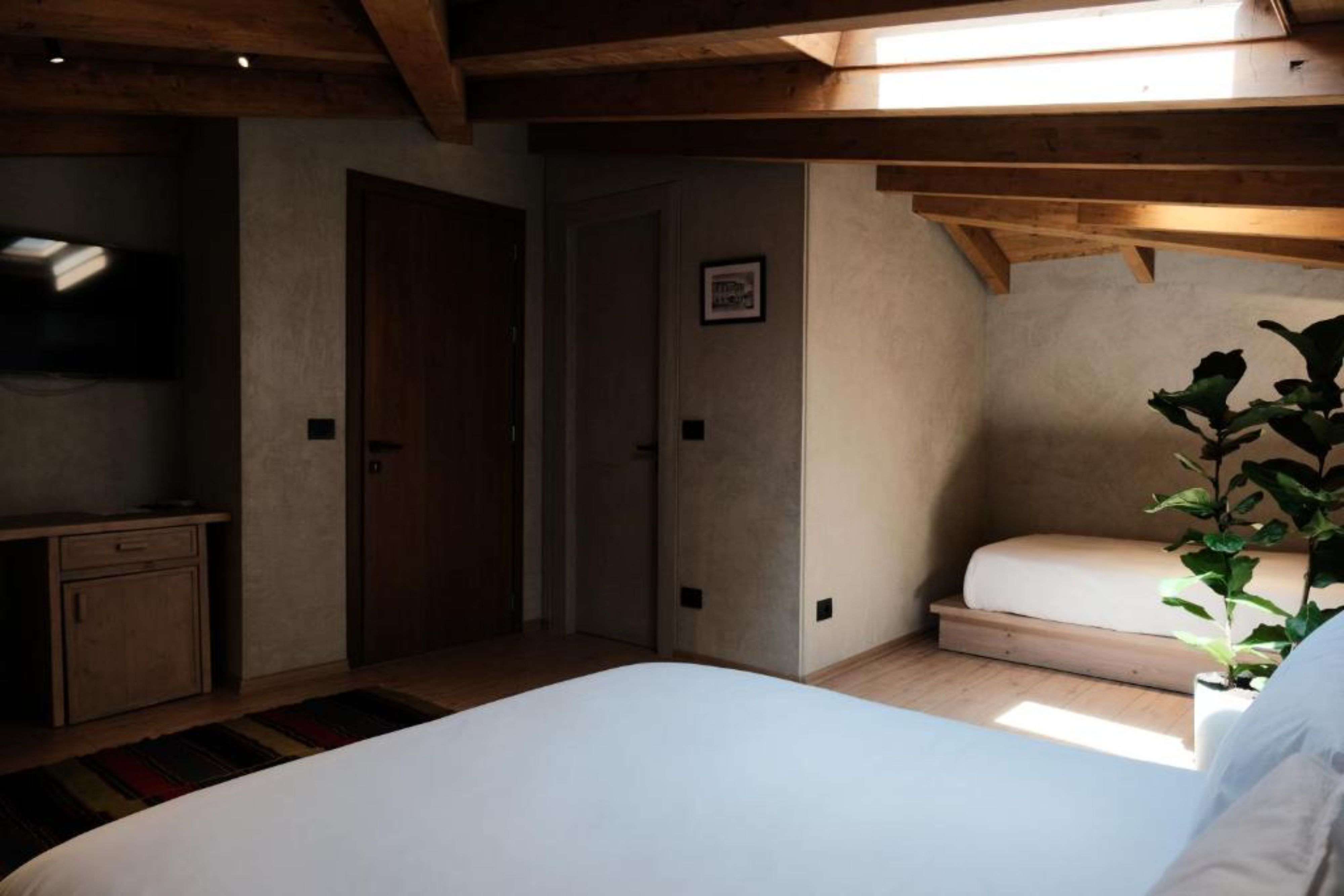 Triple Deluxe One Bed