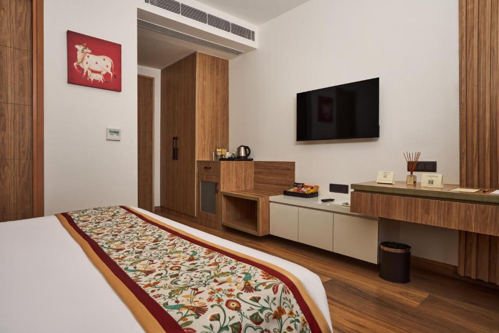 Double Deluxe King Bed