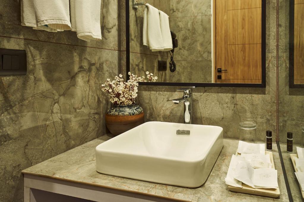 Double Deluxe King Bed