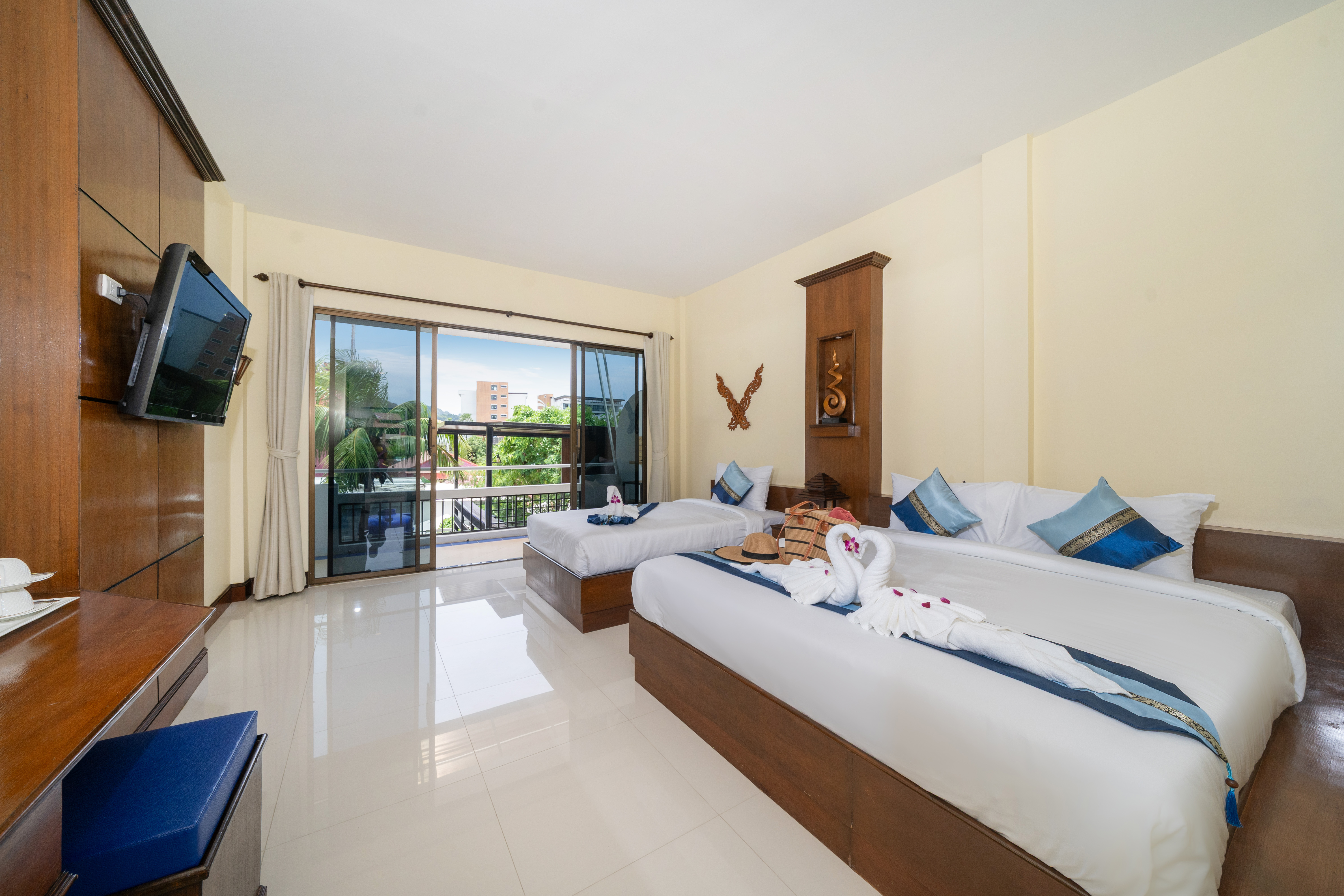 Family Room Deluxe Two Beds