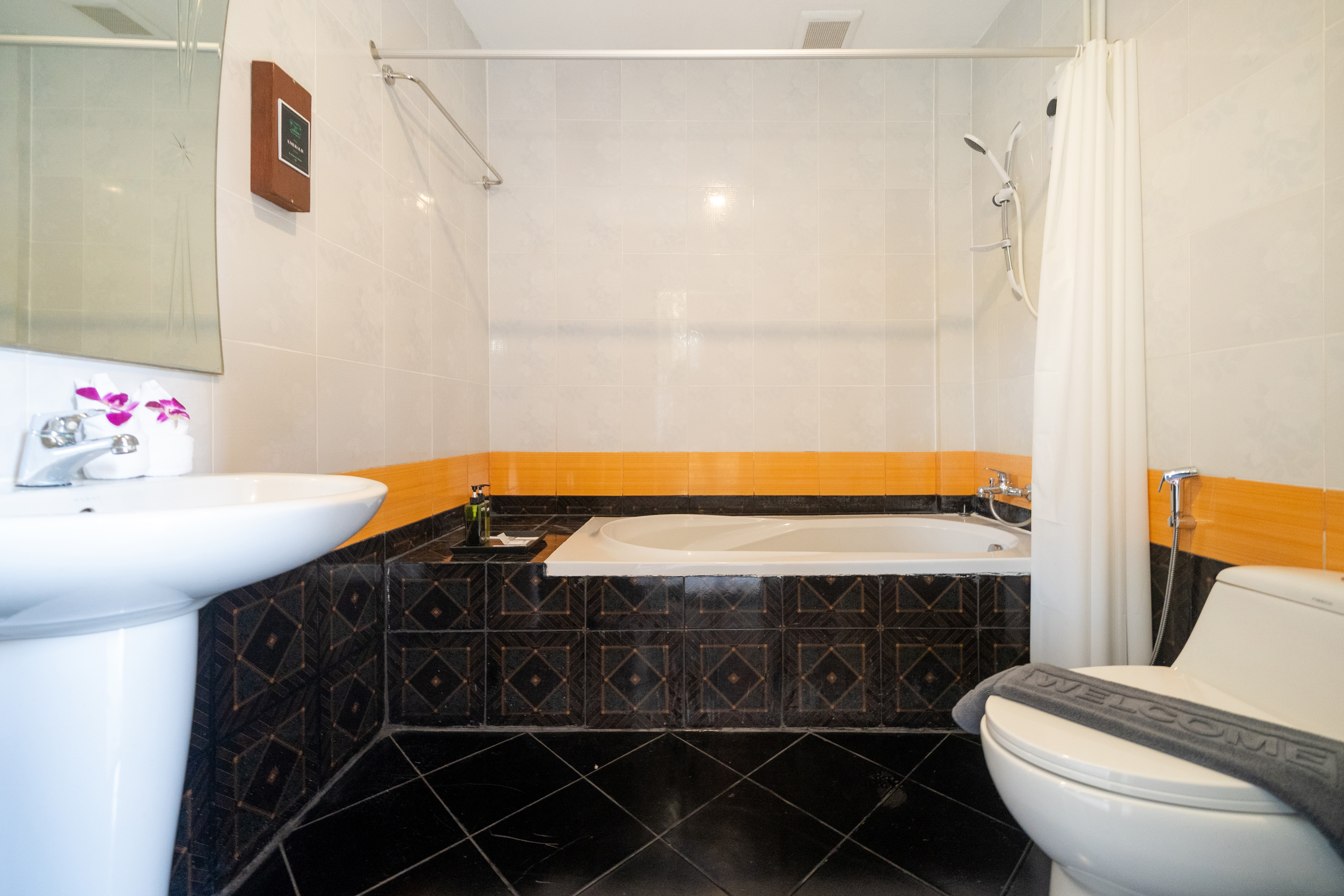 Twin Deluxe Two Bedroom