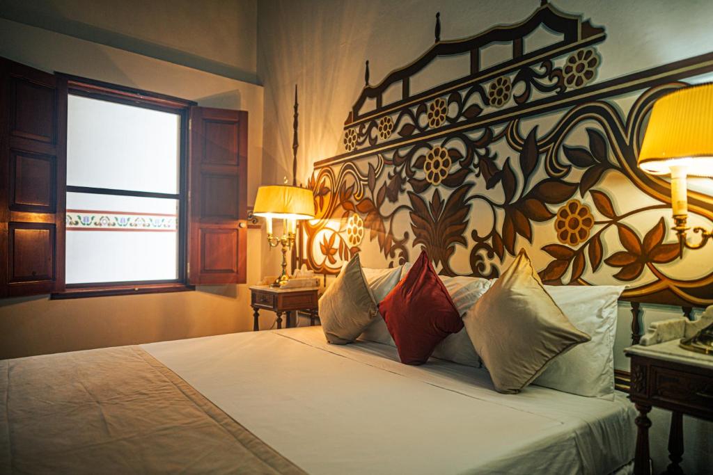 Room Deluxe King Bed