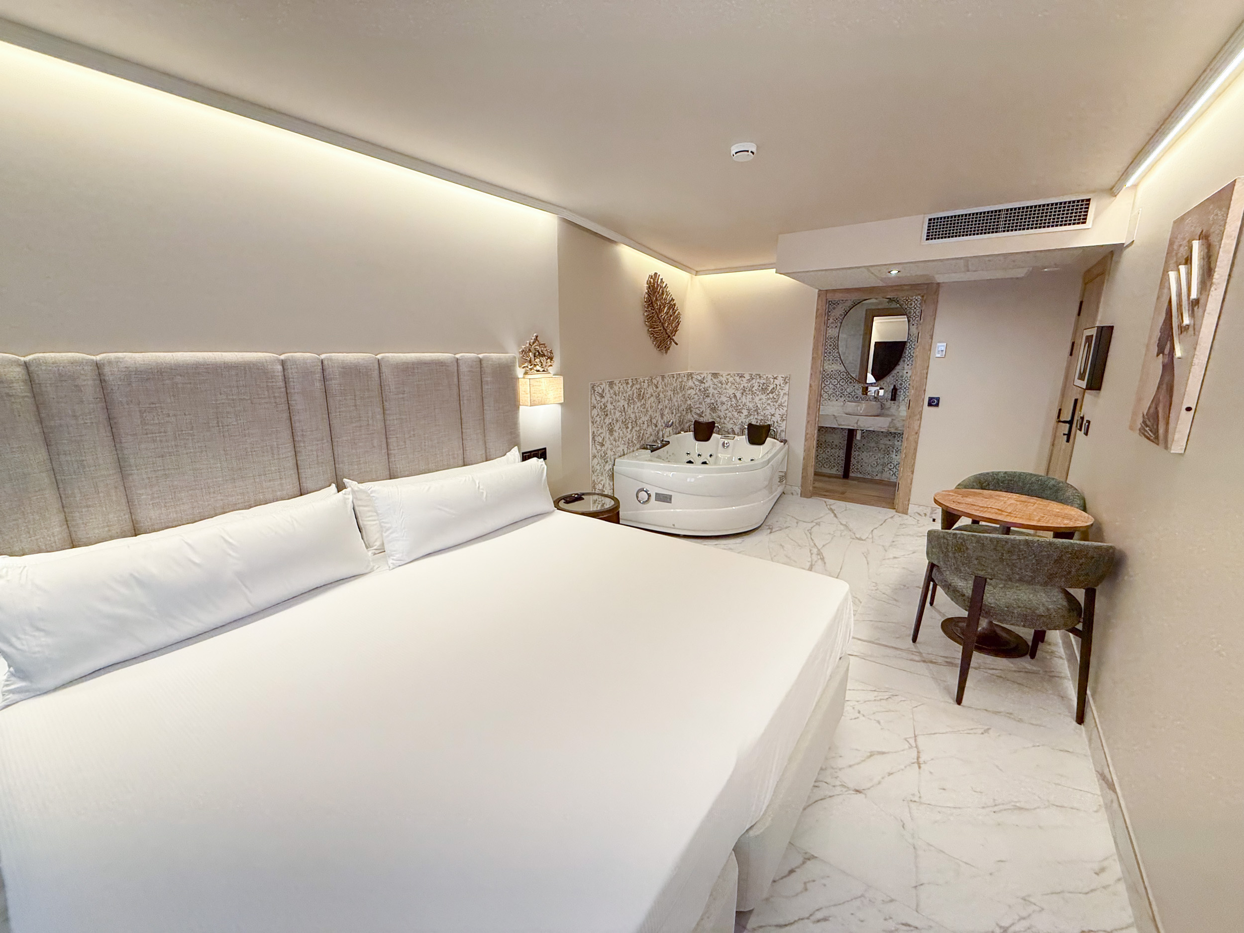 Double Deluxe King Bed