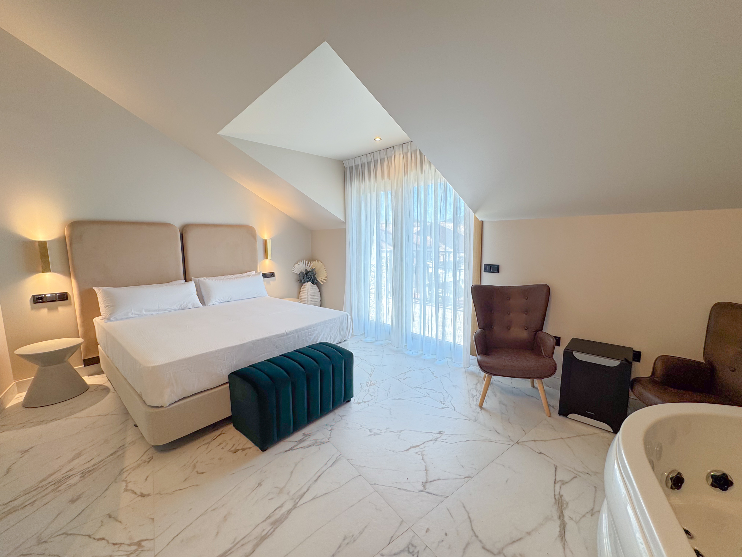 Suite Deluxe with Balcony