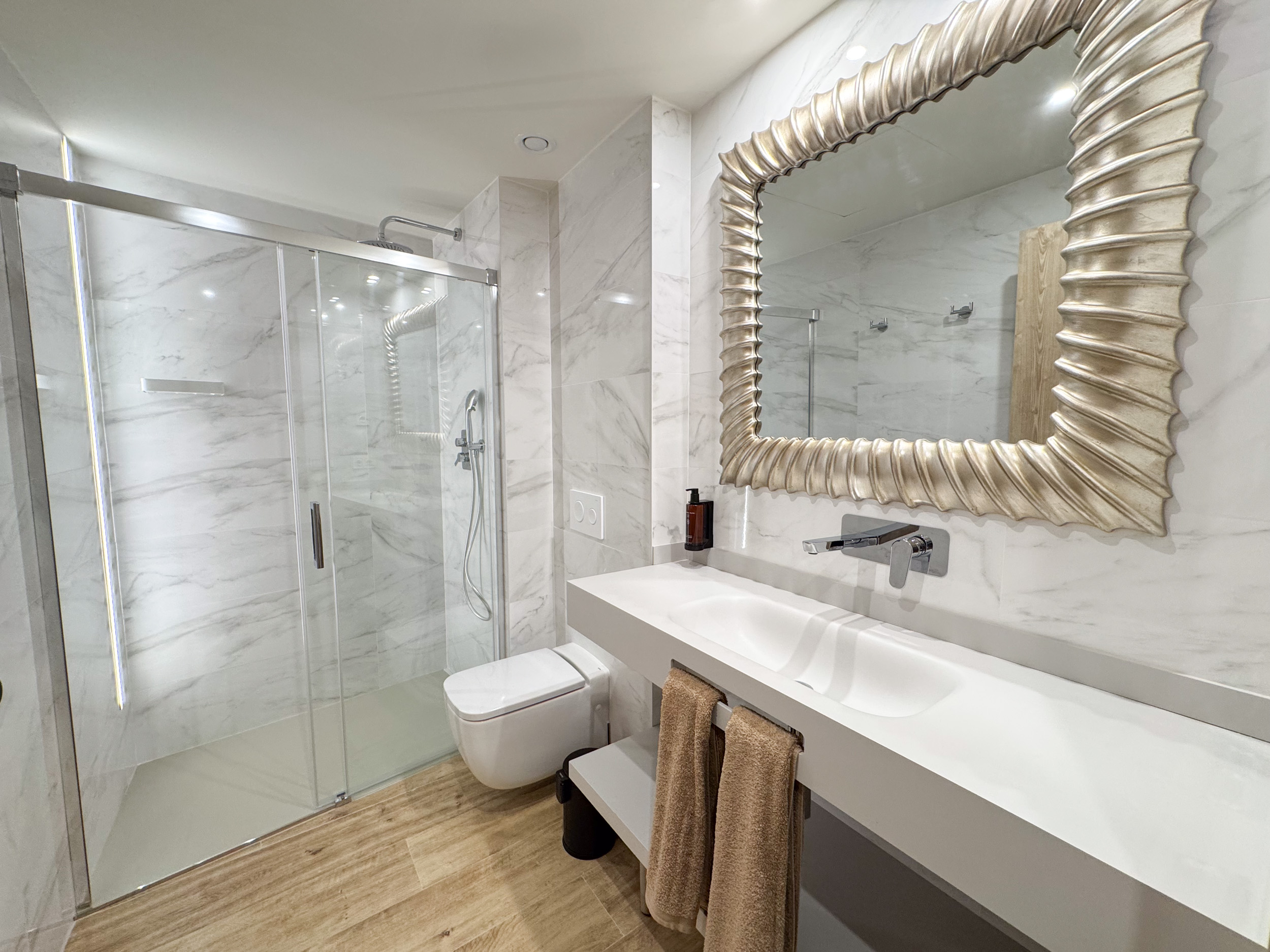 Suite Deluxe with Balcony