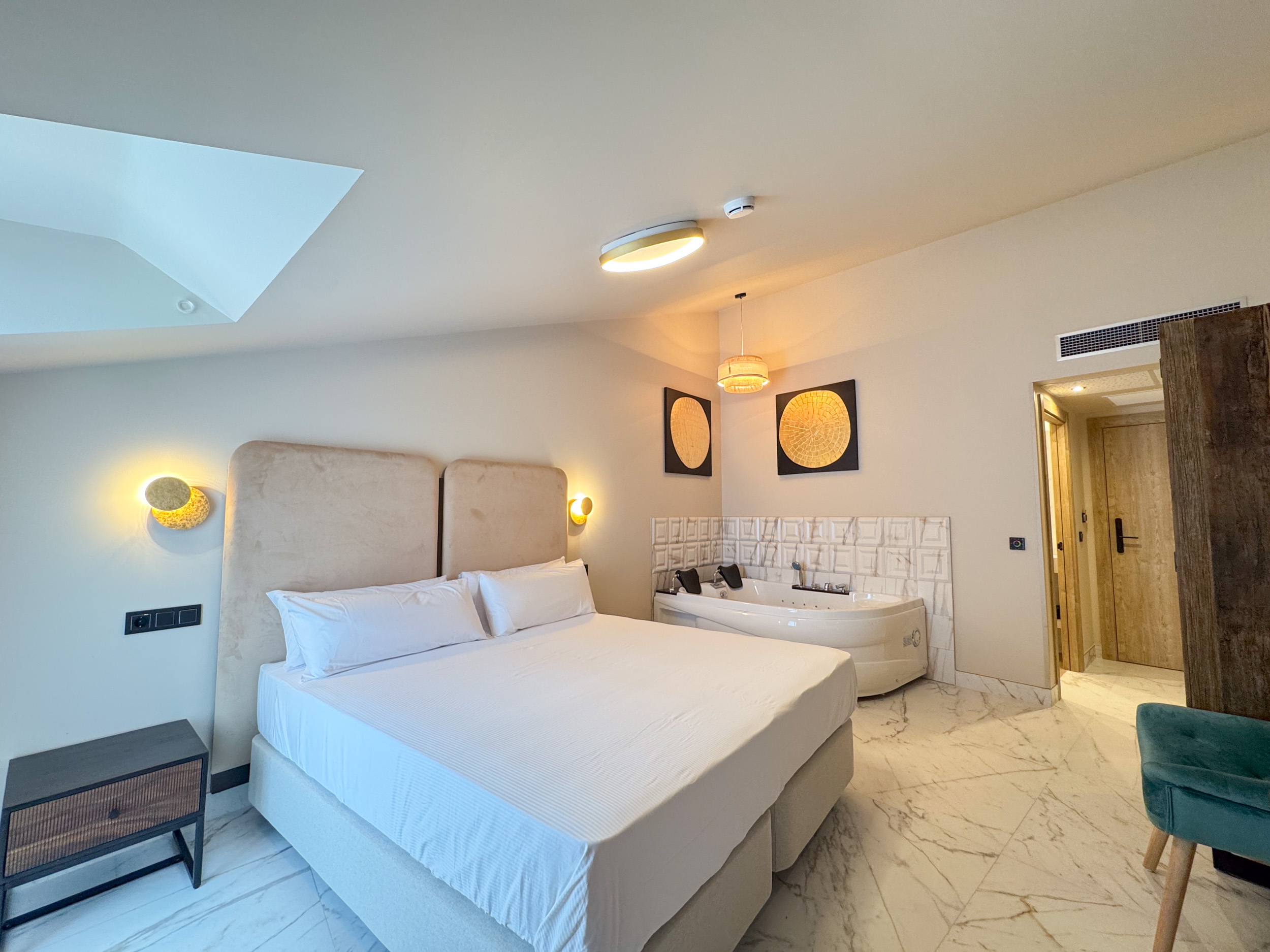 Suite Deluxe with Balcony