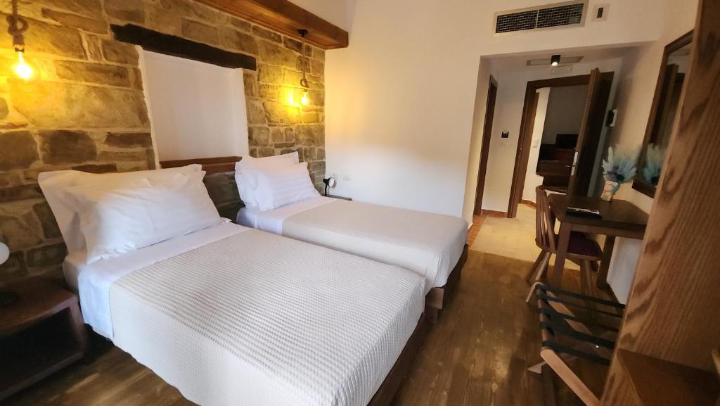 Double or Twin Deluxe