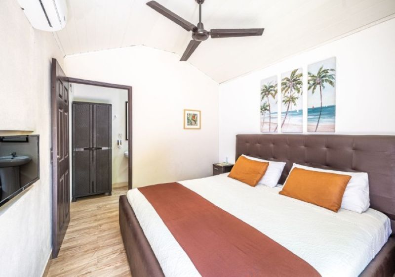 Double Pool View King Bed